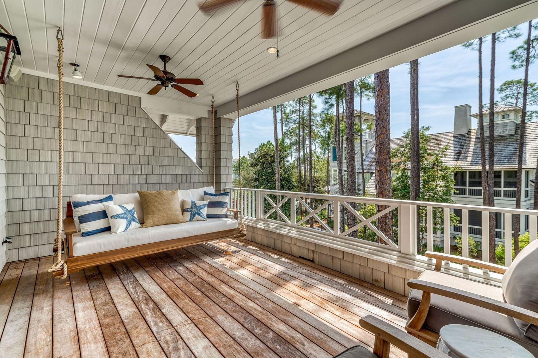 29 W Yacht Pond Lane