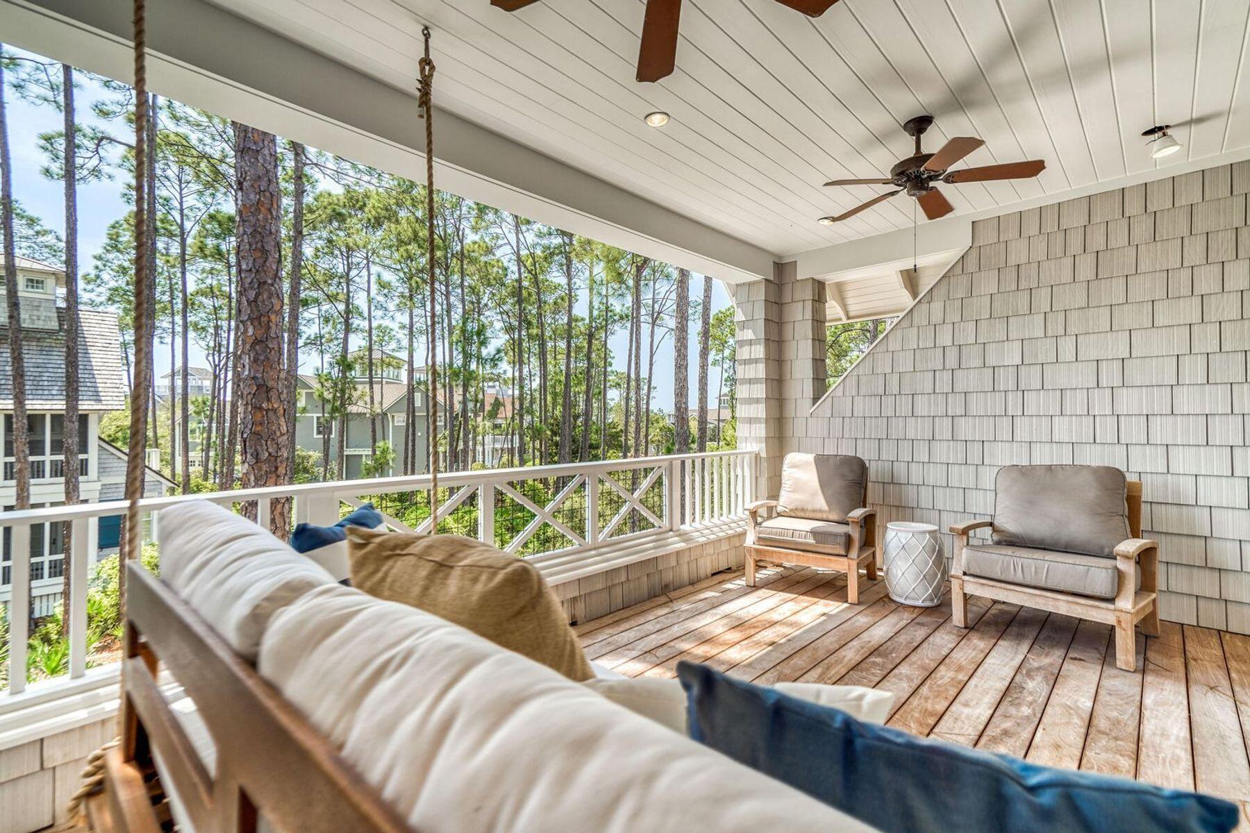 29 W Yacht Pond Lane