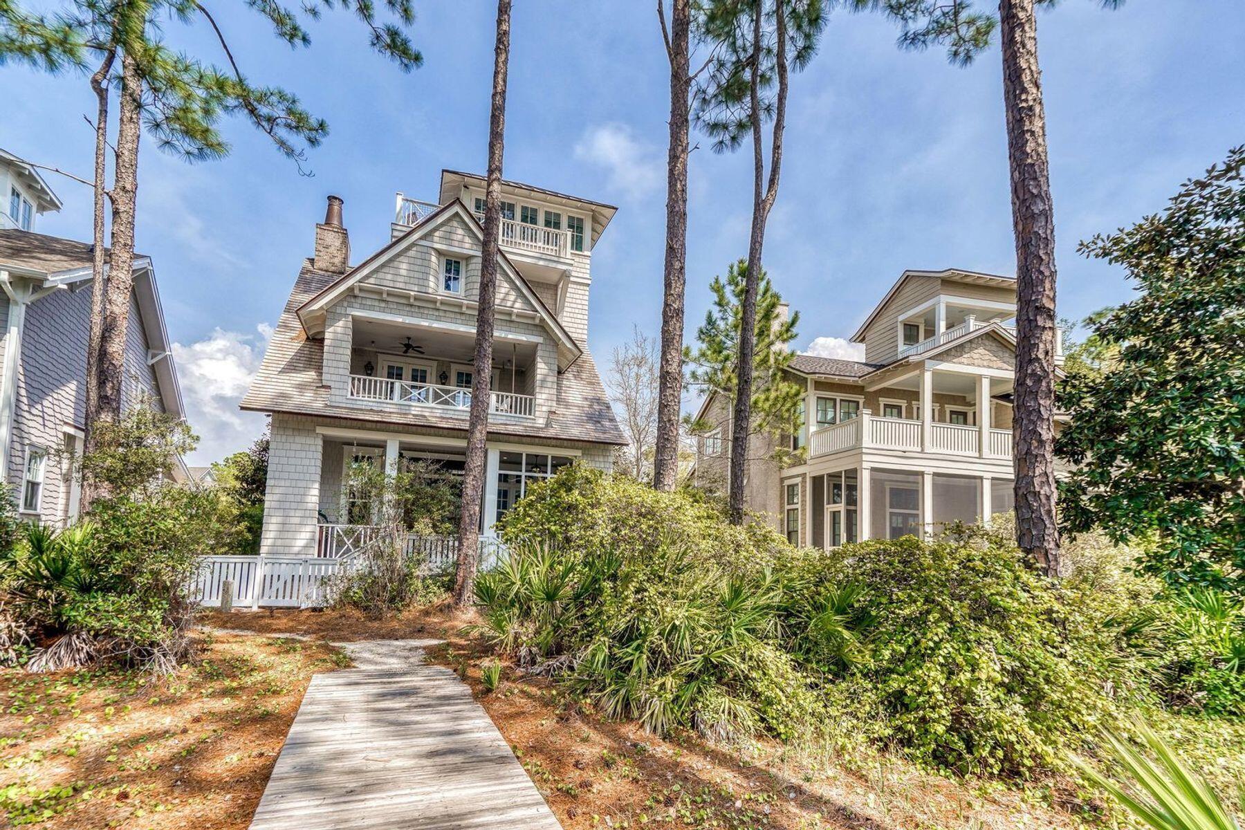 29 W Yacht Pond Lane