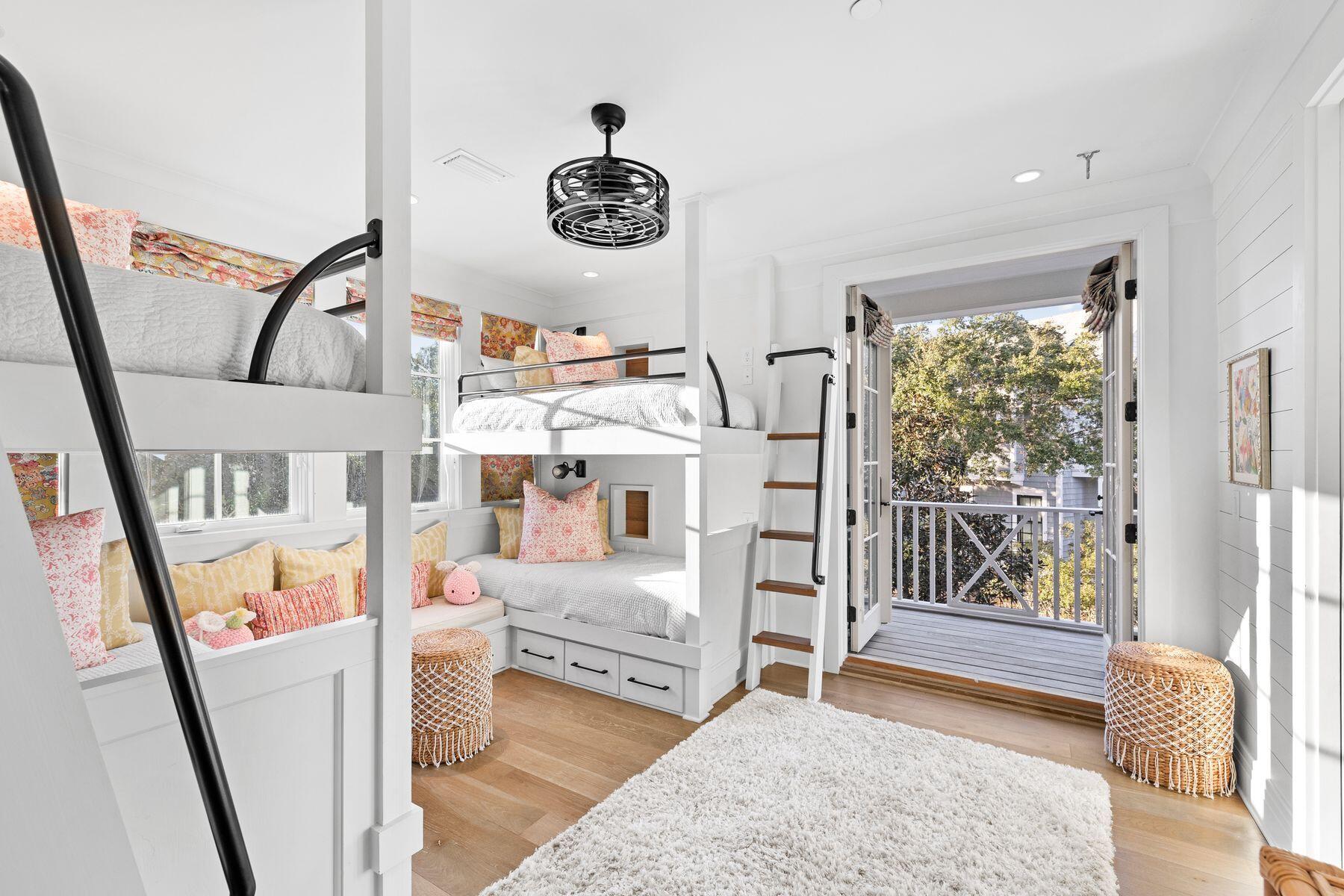 29 W Yacht Pond Lane