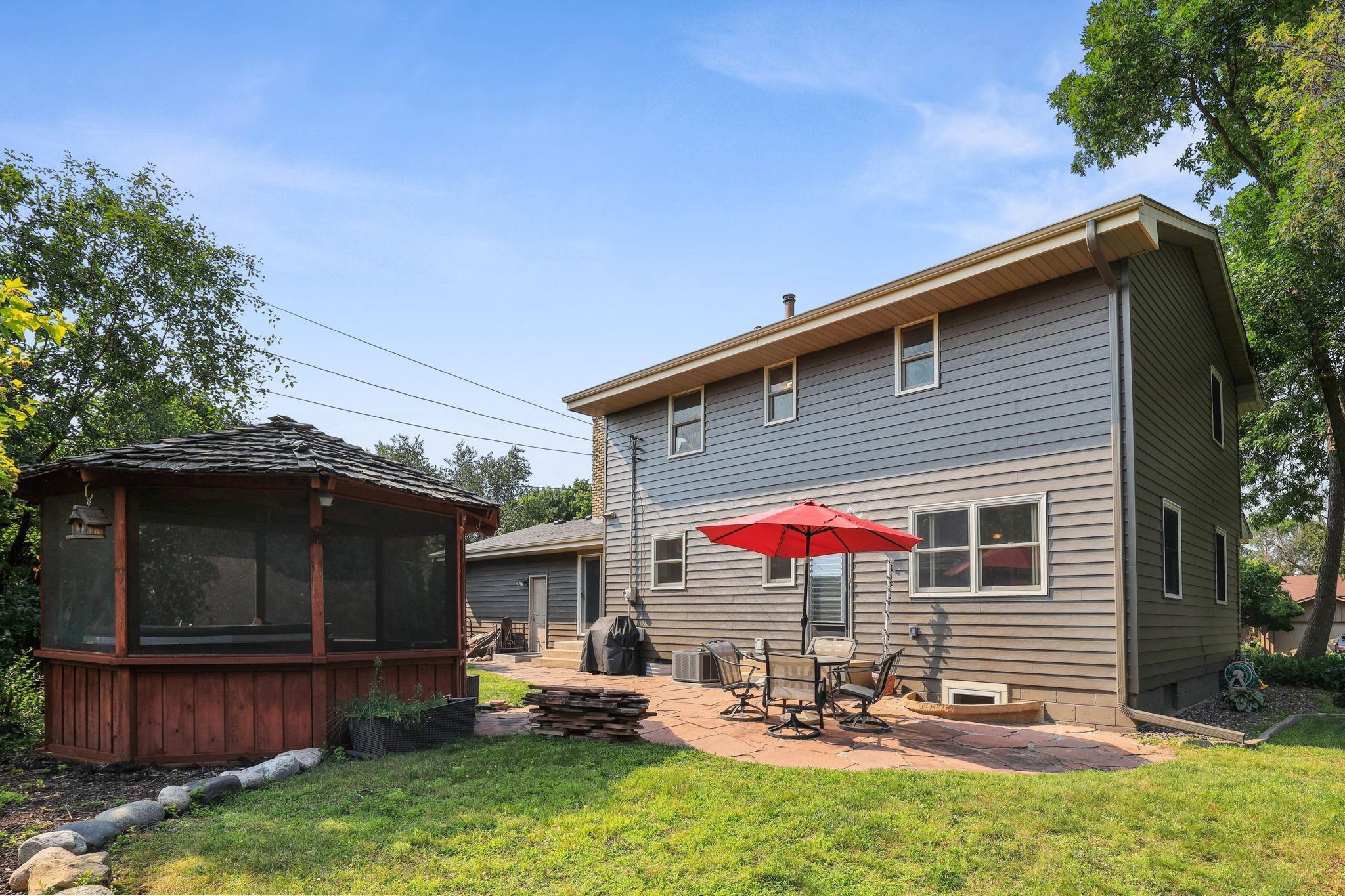 8717 Hopewood Lane N