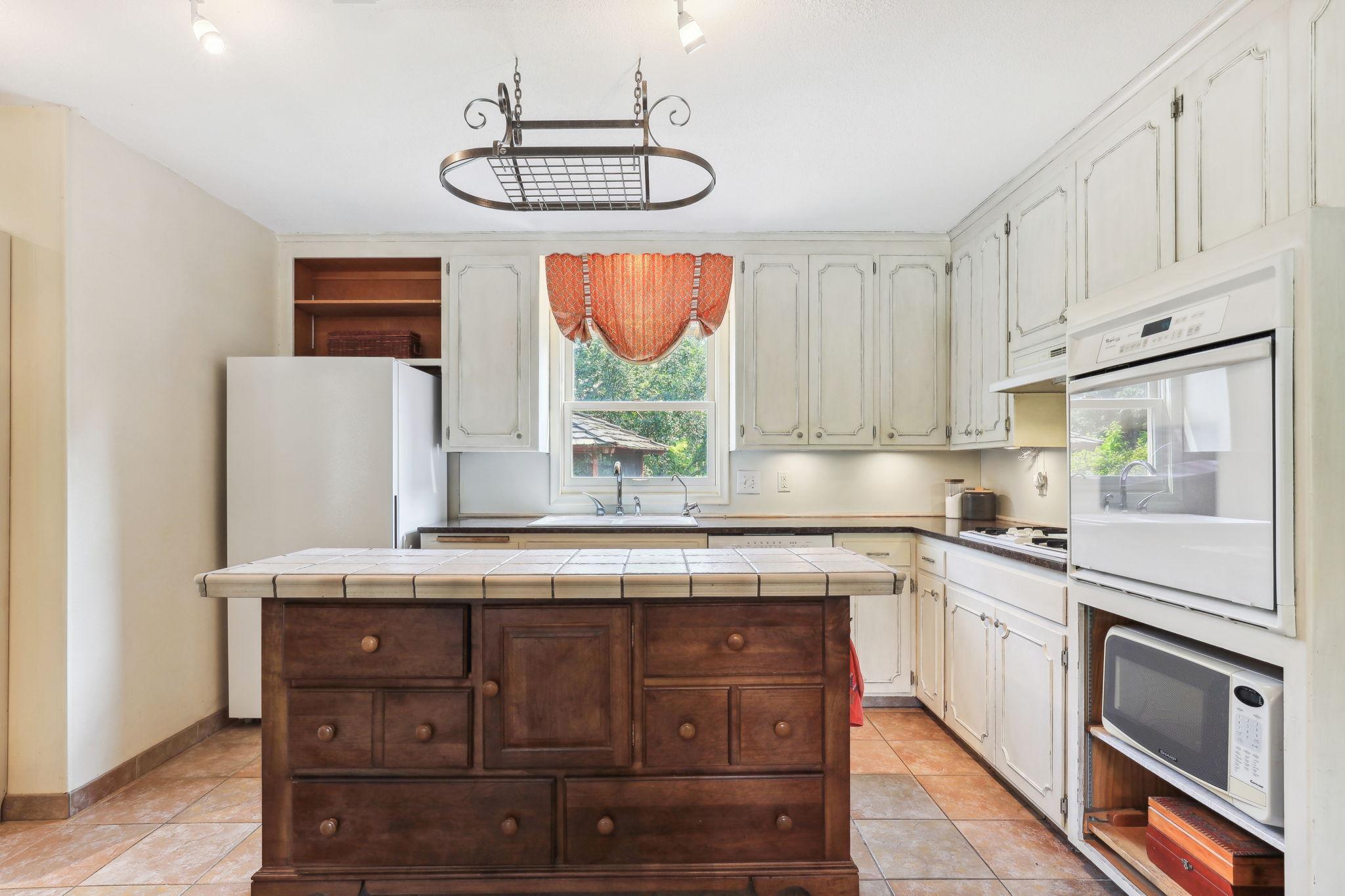 8717 Hopewood Lane N