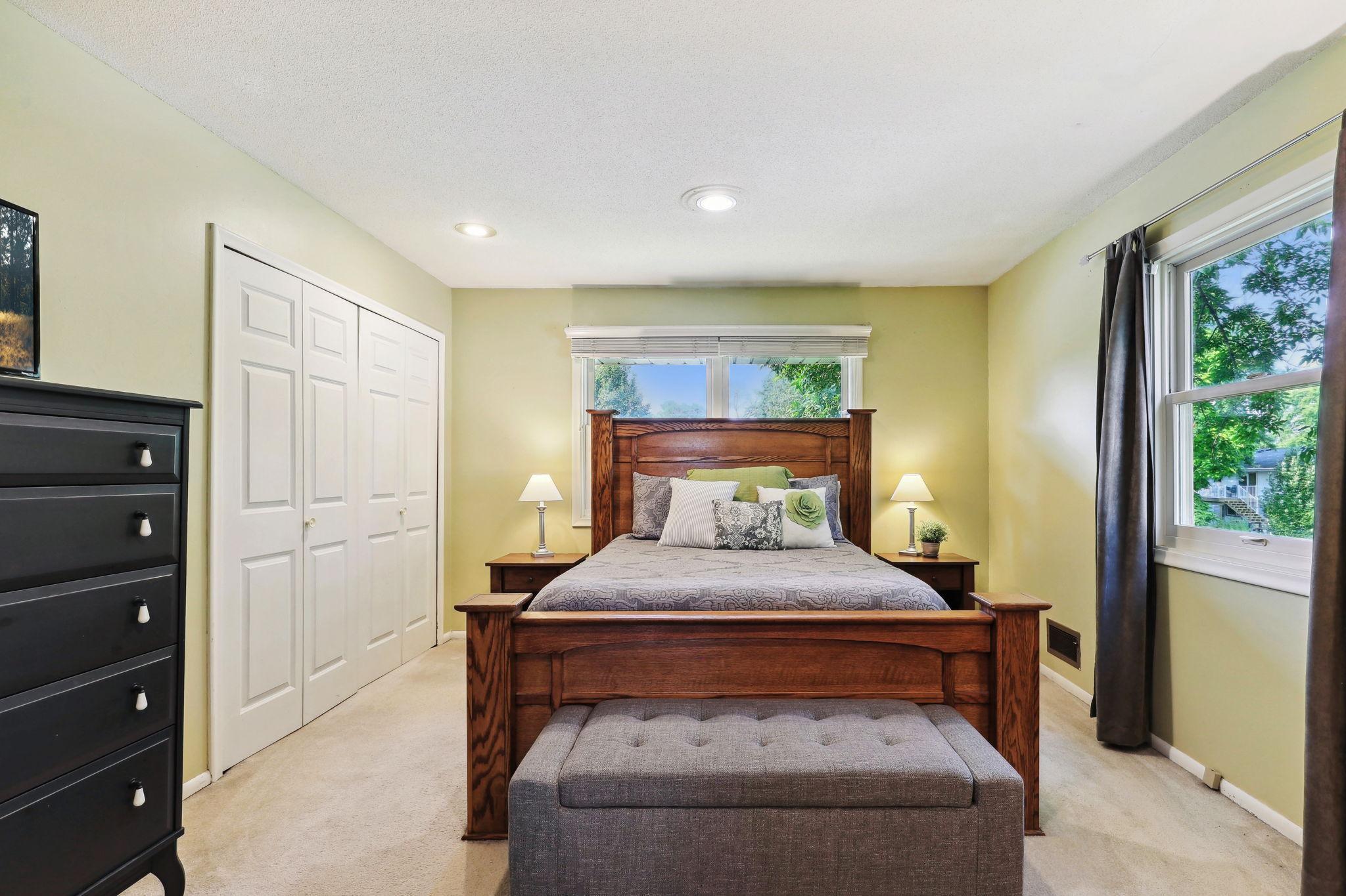 8717 Hopewood Lane N