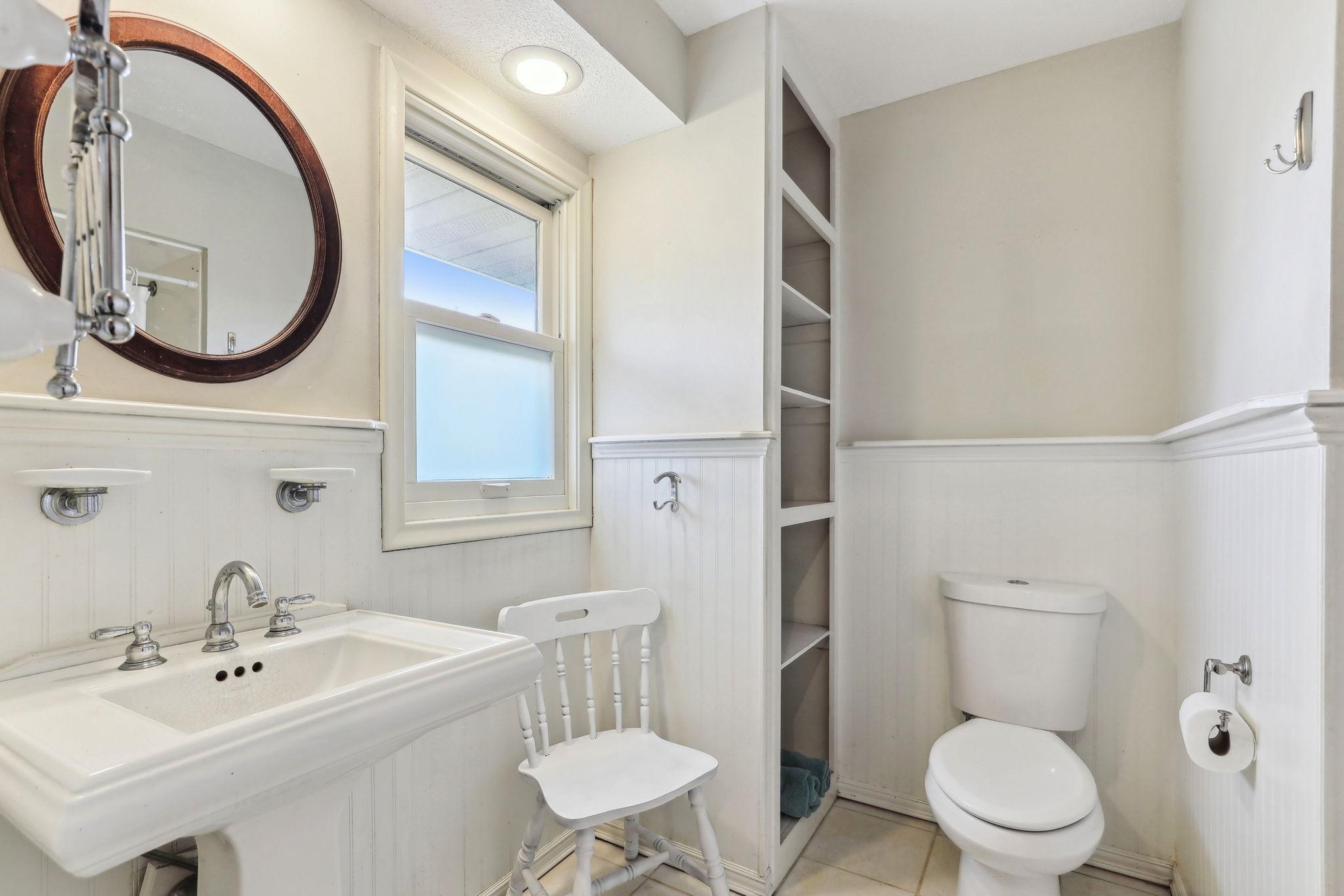 8717 Hopewood Lane N