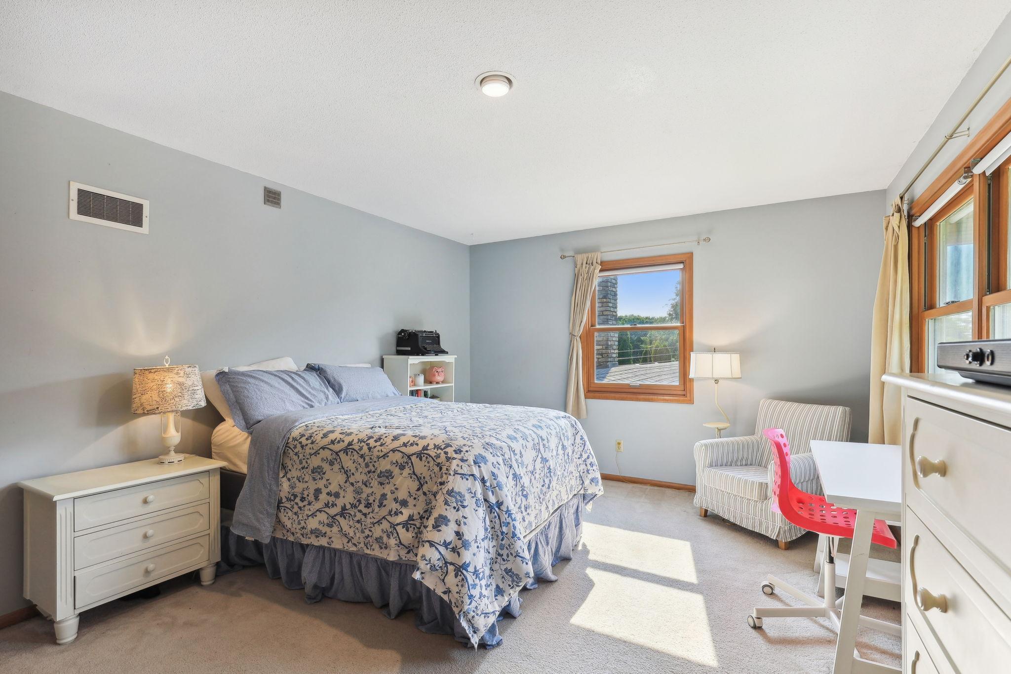 8717 Hopewood Lane N