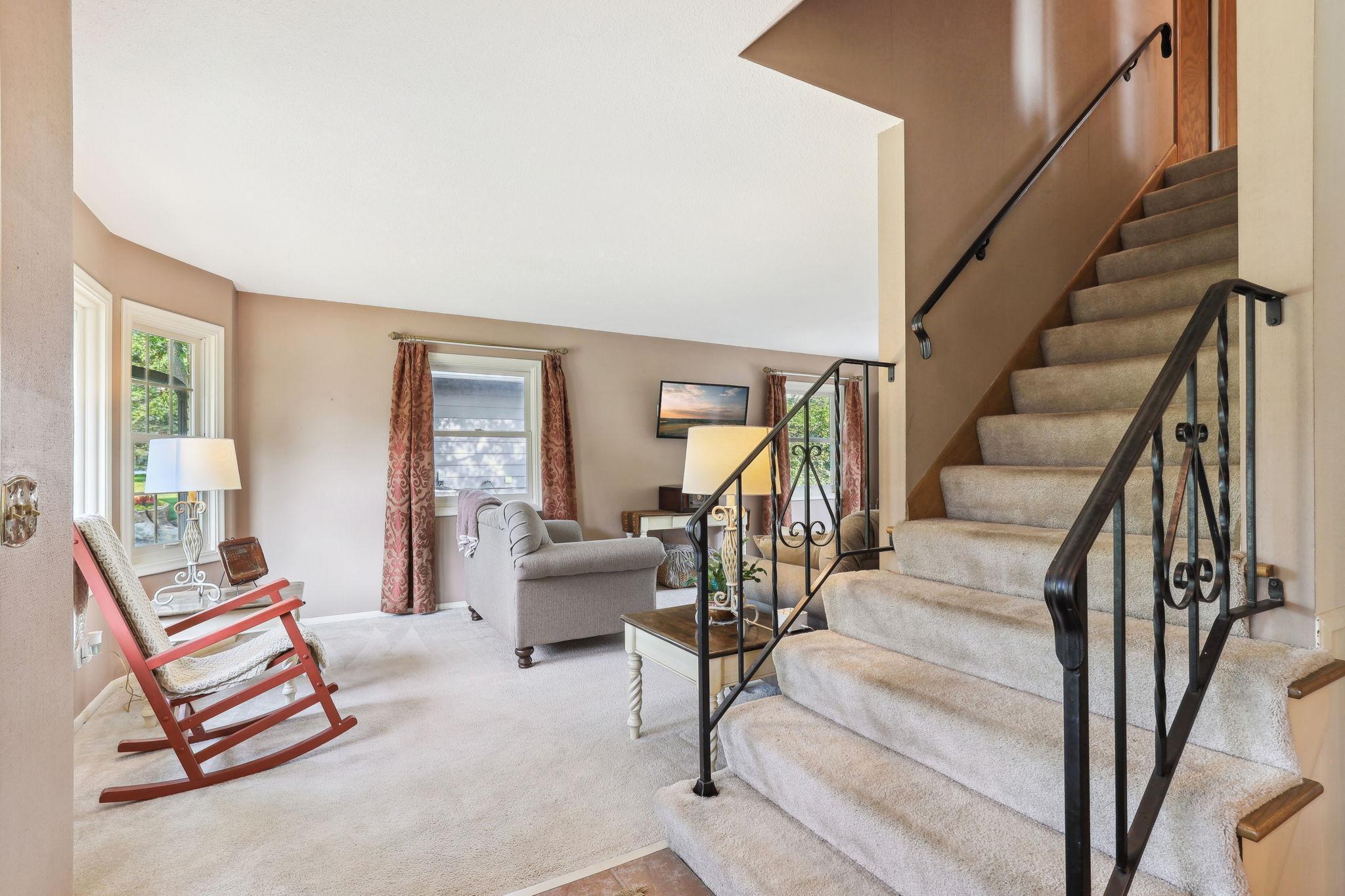 8717 Hopewood Lane N