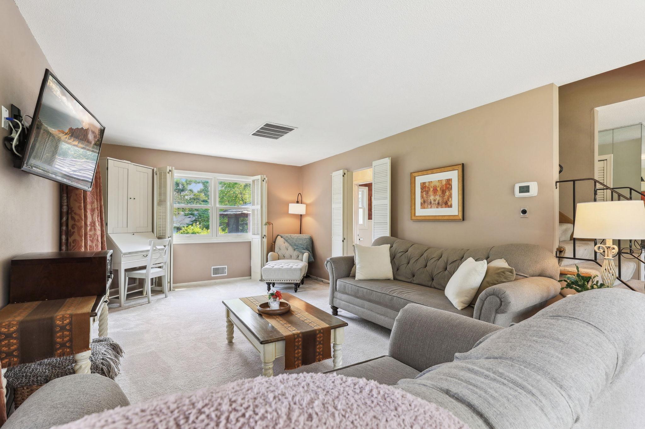 8717 Hopewood Lane N