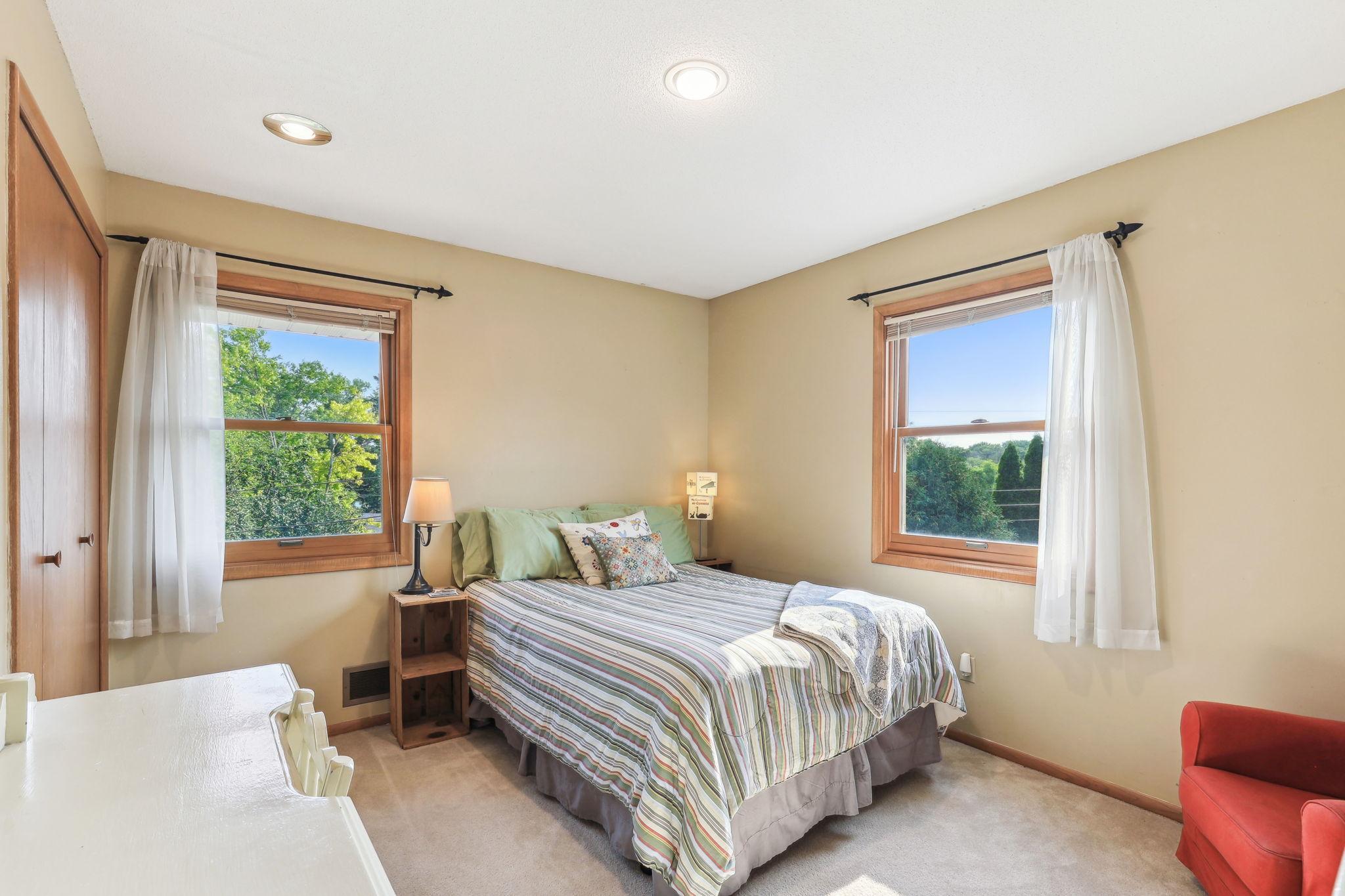 8717 Hopewood Lane N