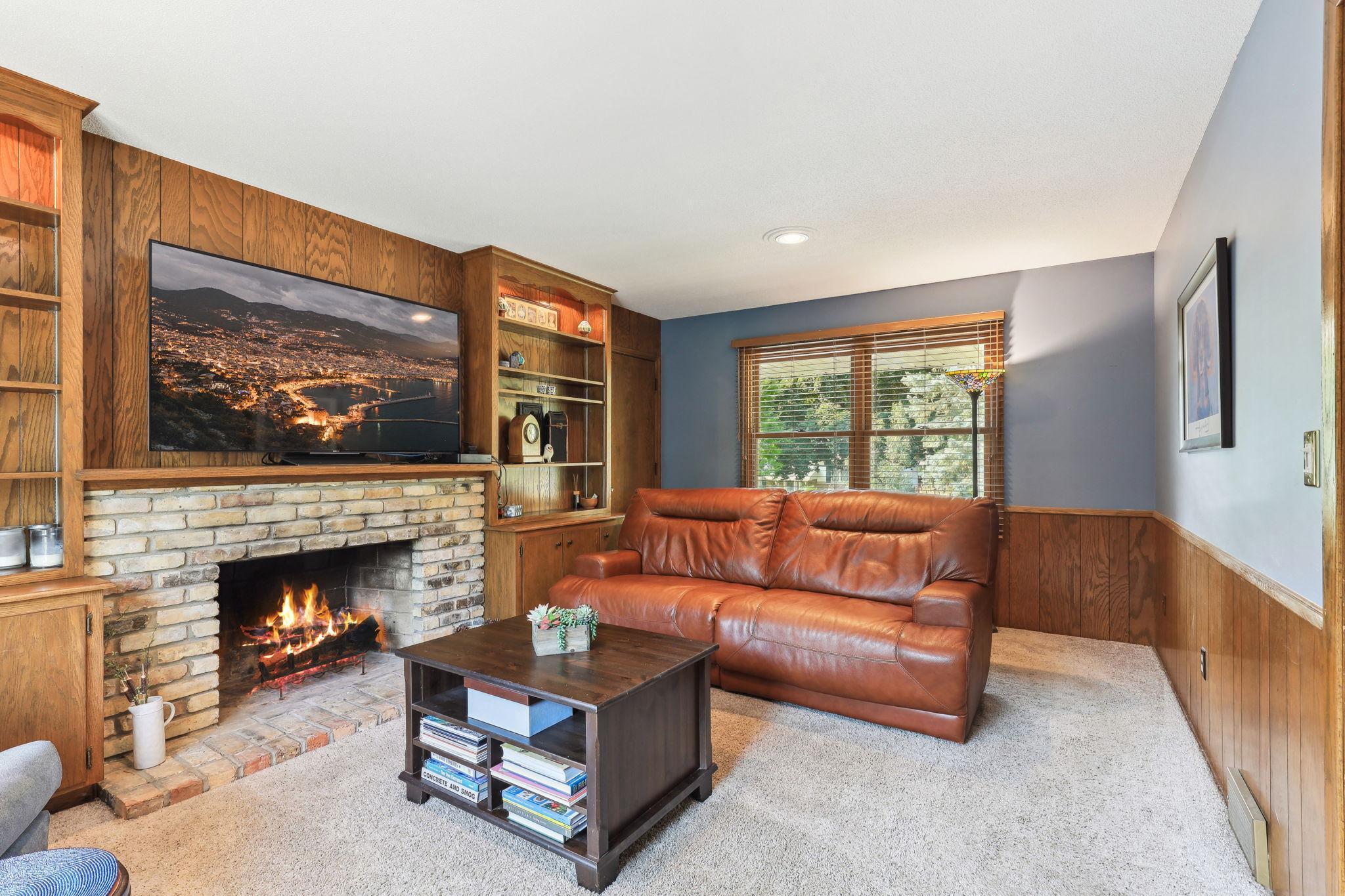 8717 Hopewood Lane N