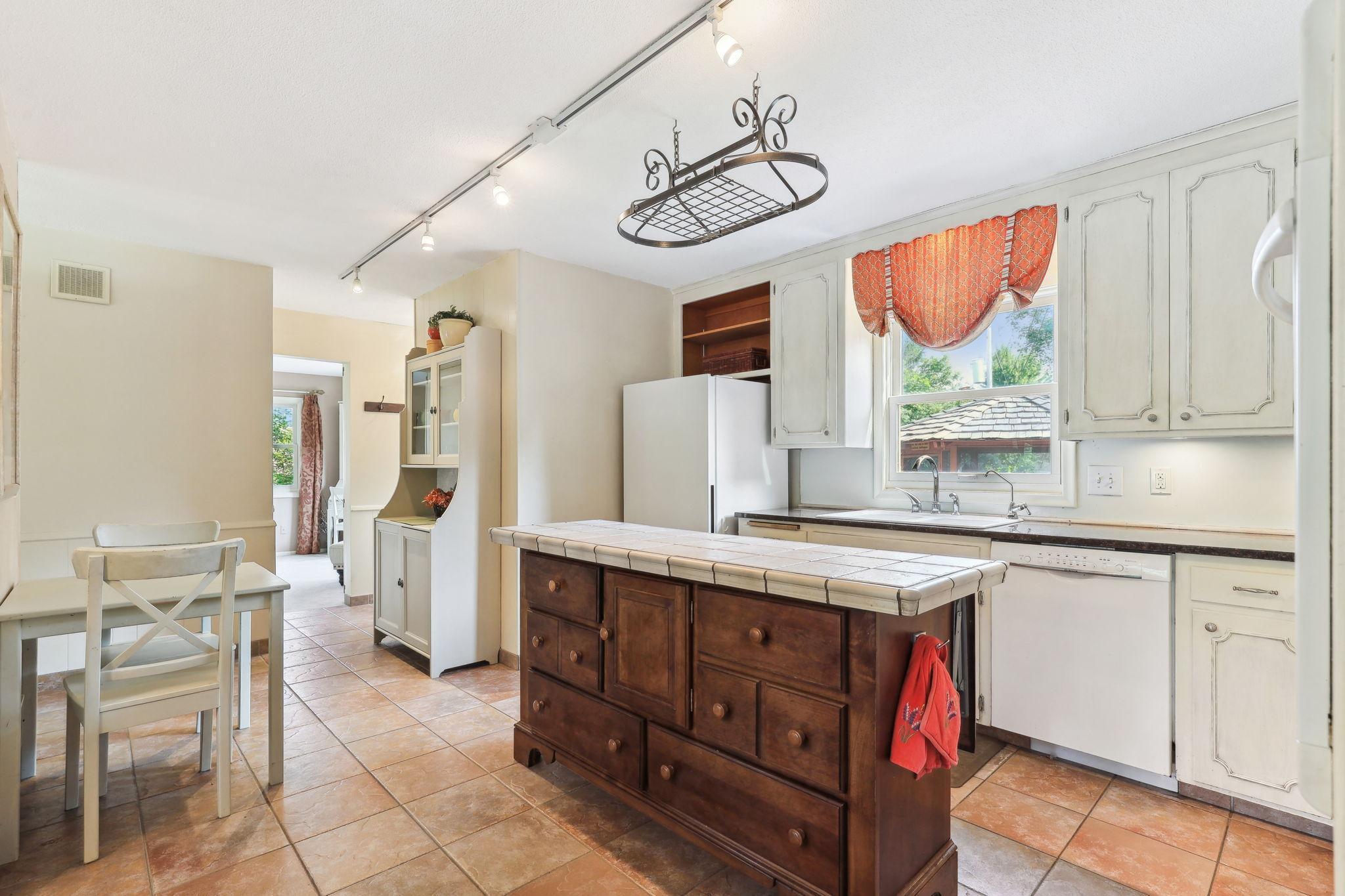 8717 Hopewood Lane N