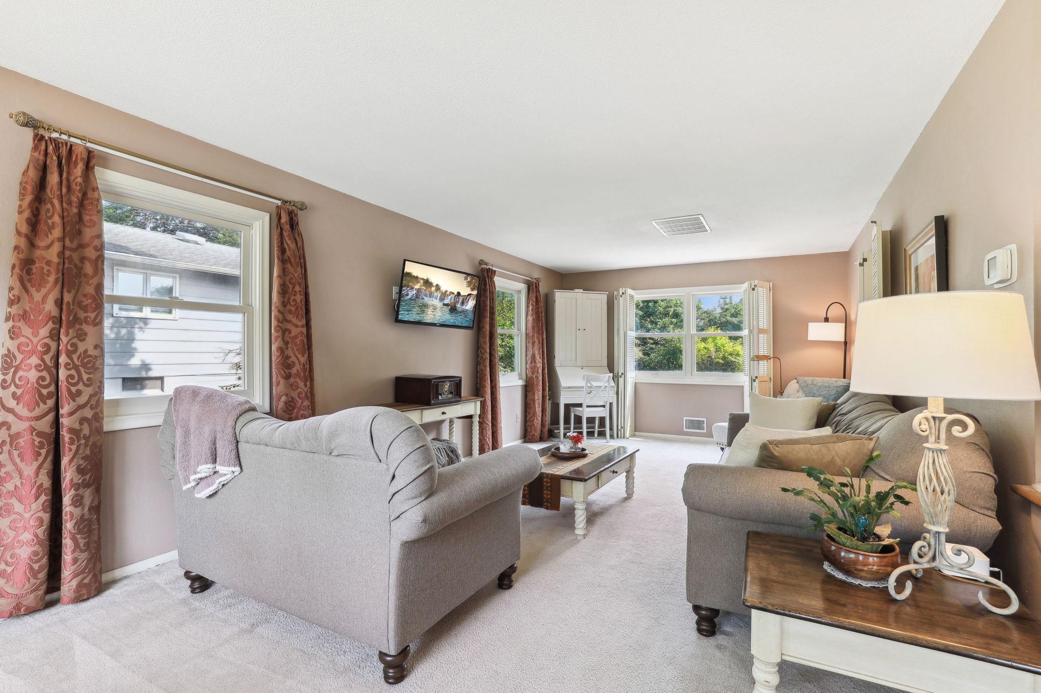 8717 Hopewood Lane N