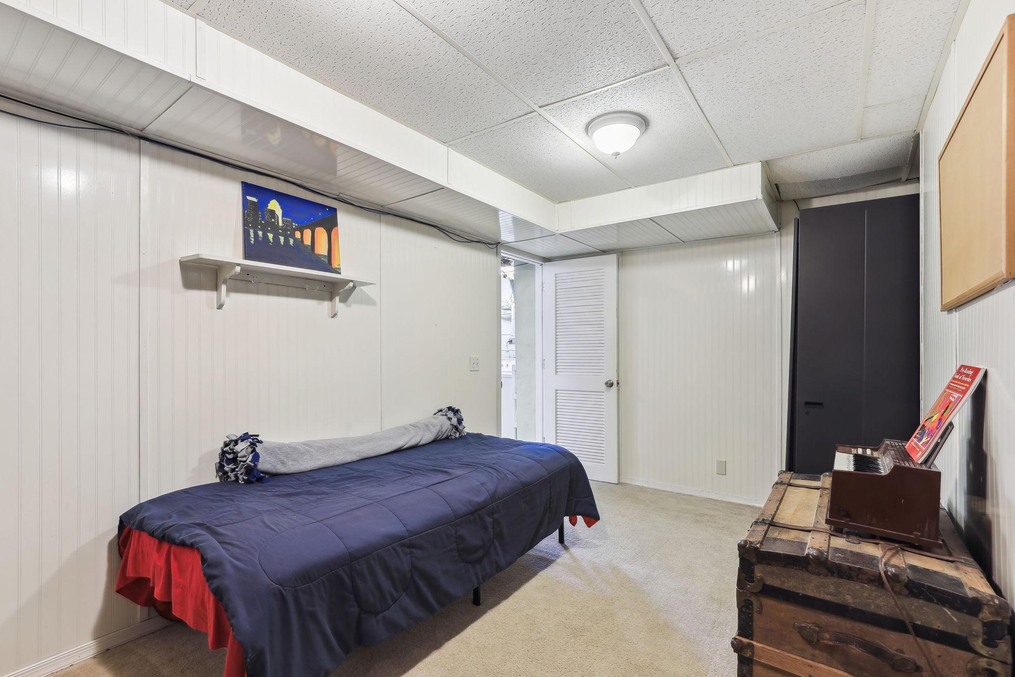 8717 Hopewood Lane N