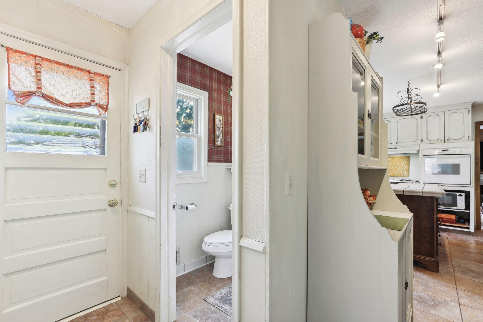 8717 Hopewood Lane N