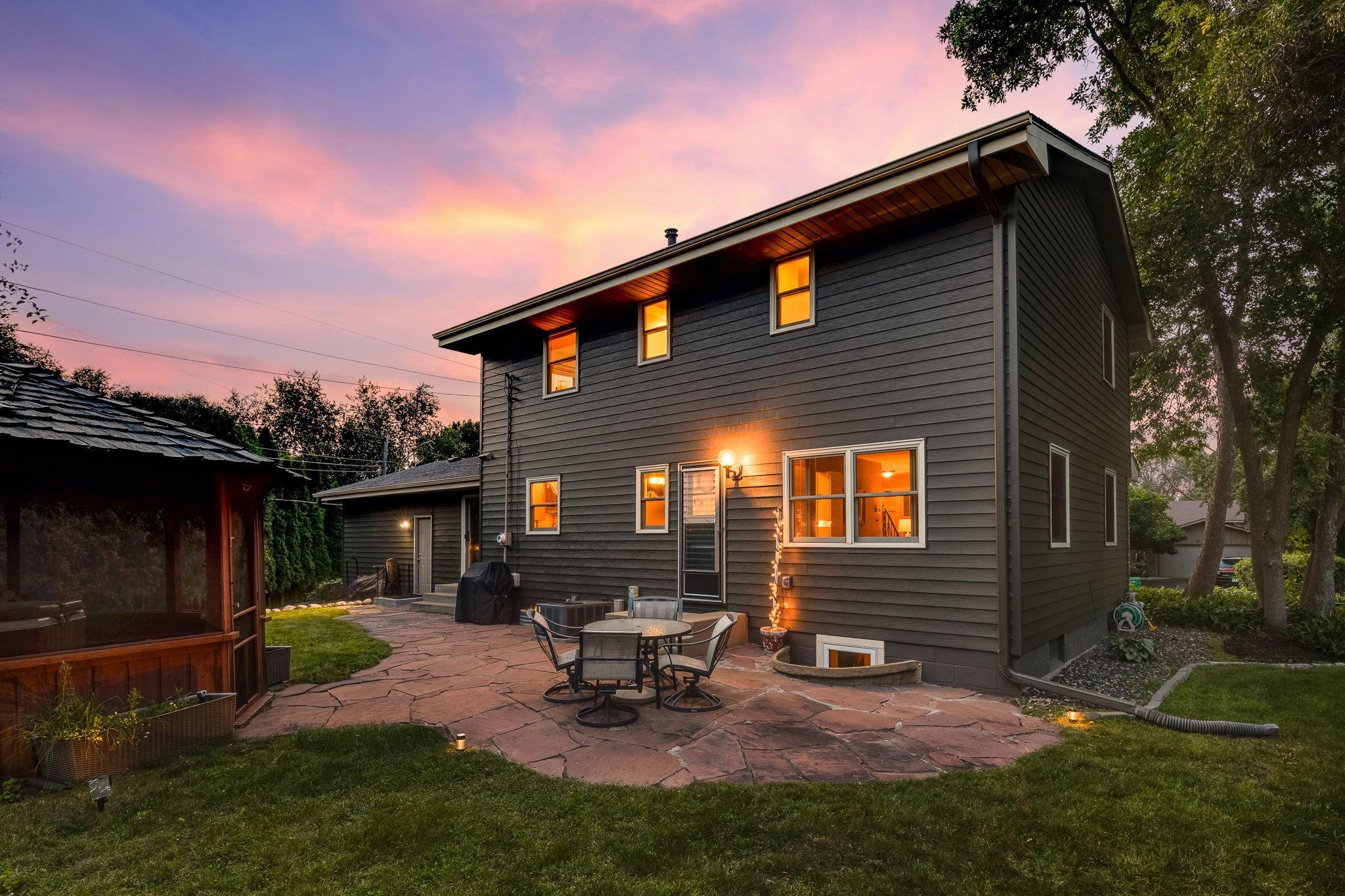 8717 Hopewood Lane N