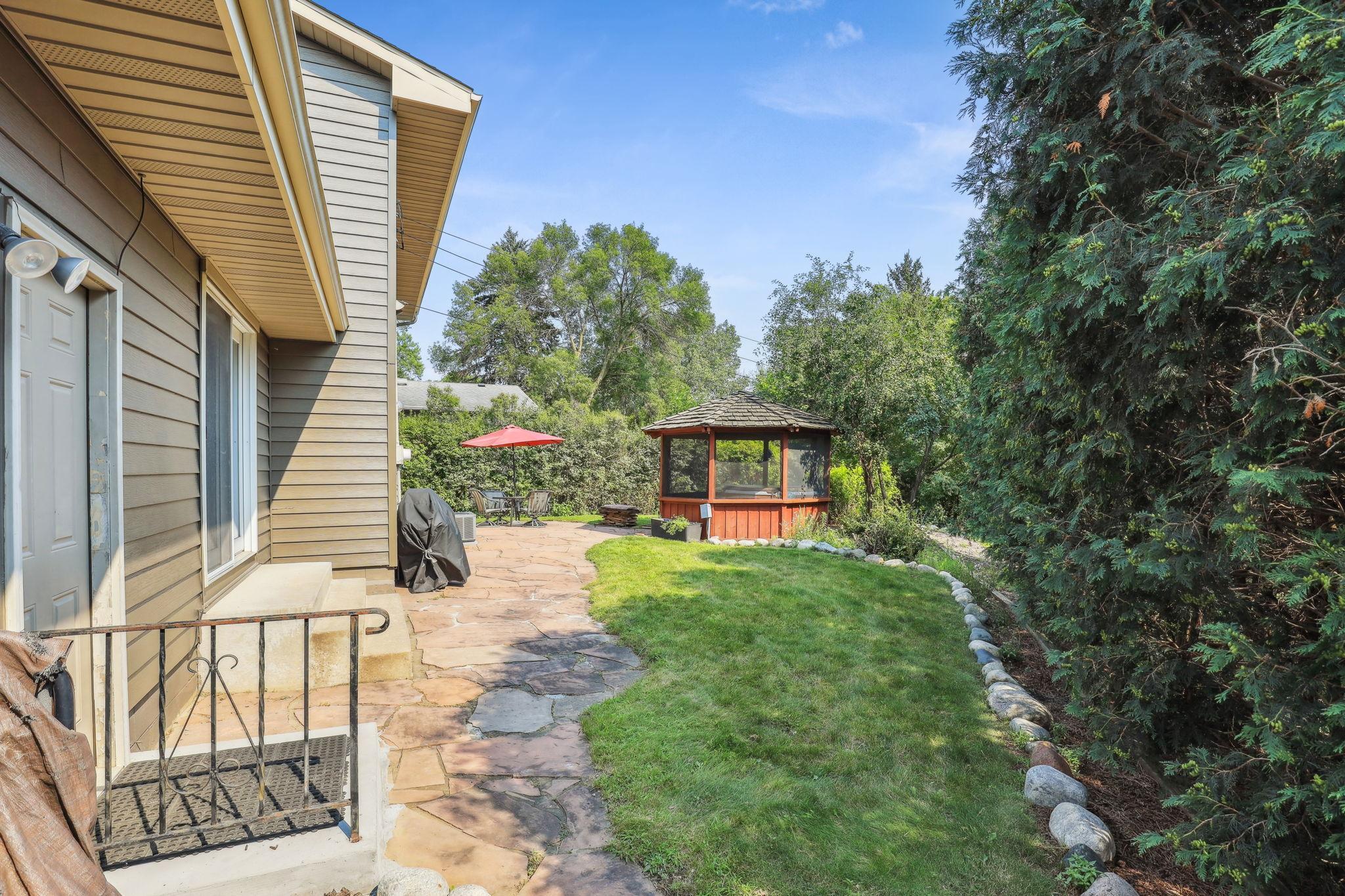 8717 Hopewood Lane N