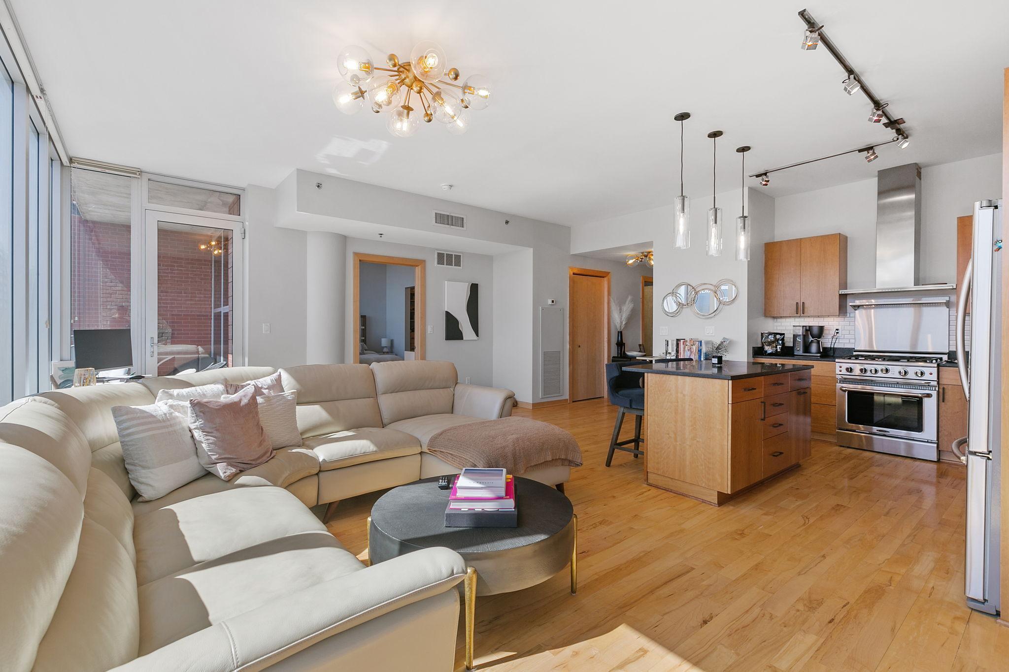 215 10th Avenue S Unit: 525