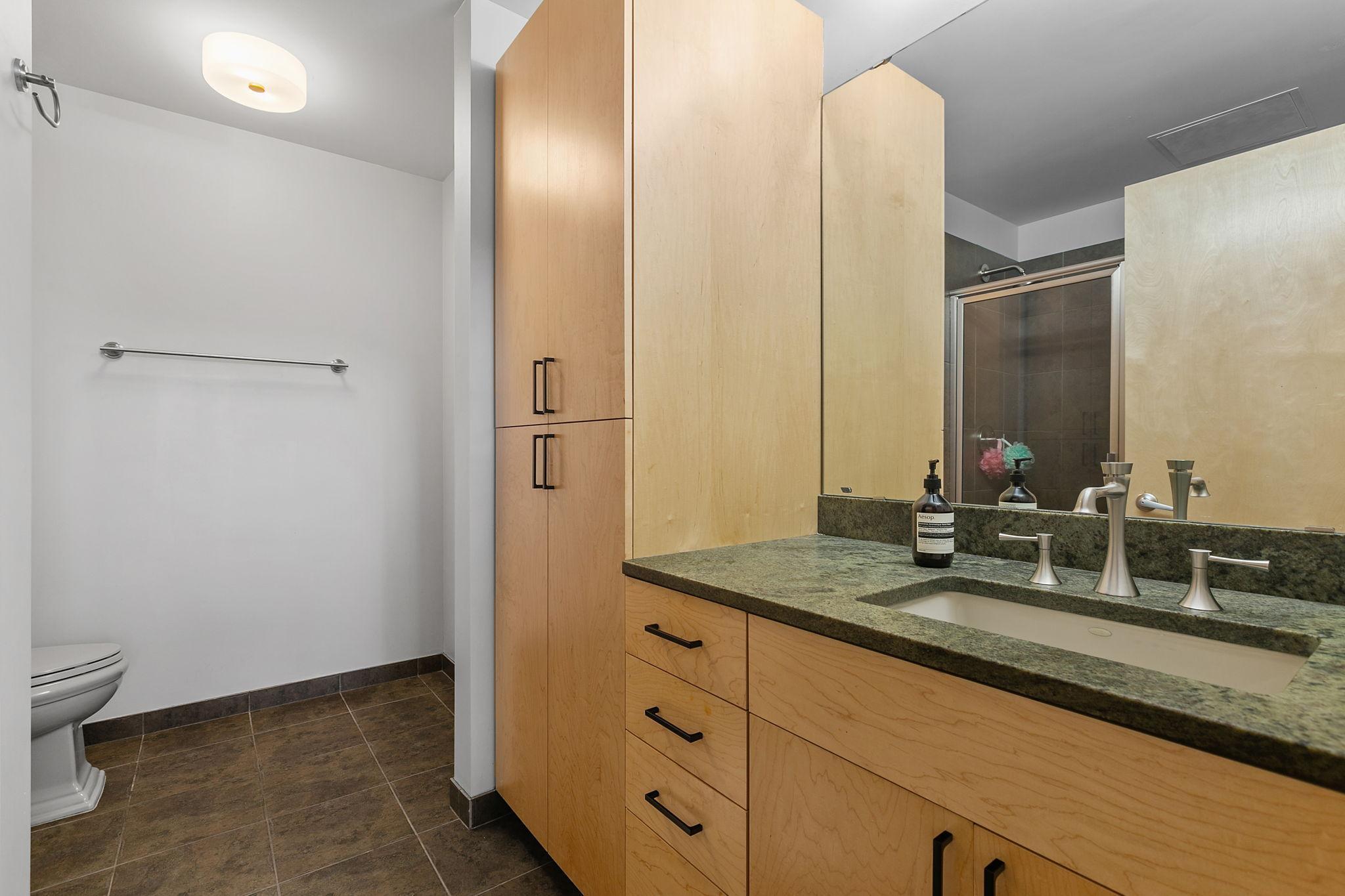215 10th Avenue S Unit: 525
