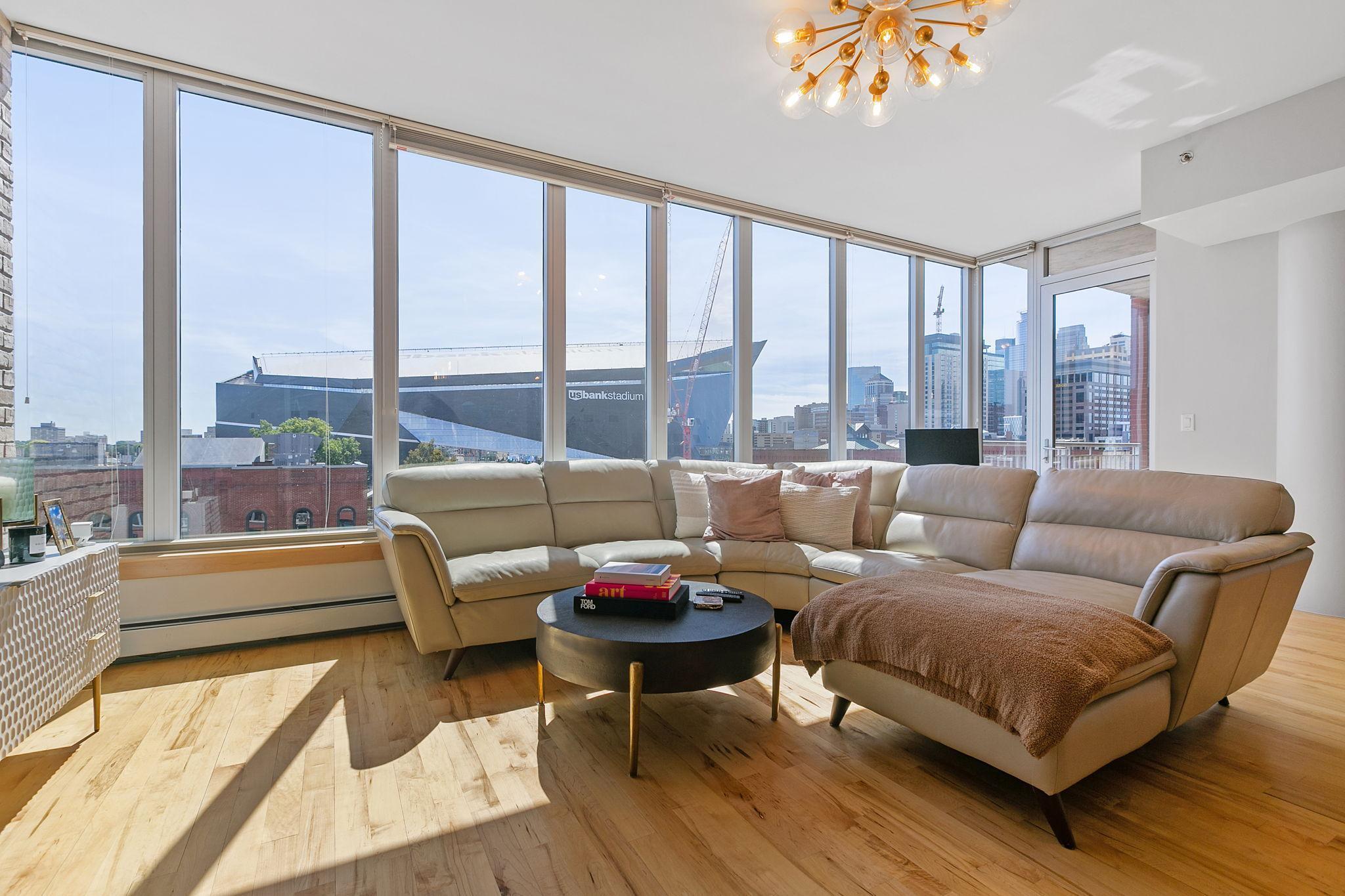 215 10th Avenue S Unit: 525