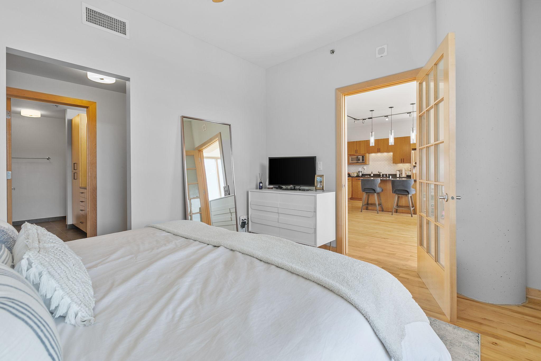 215 10th Avenue S Unit: 525