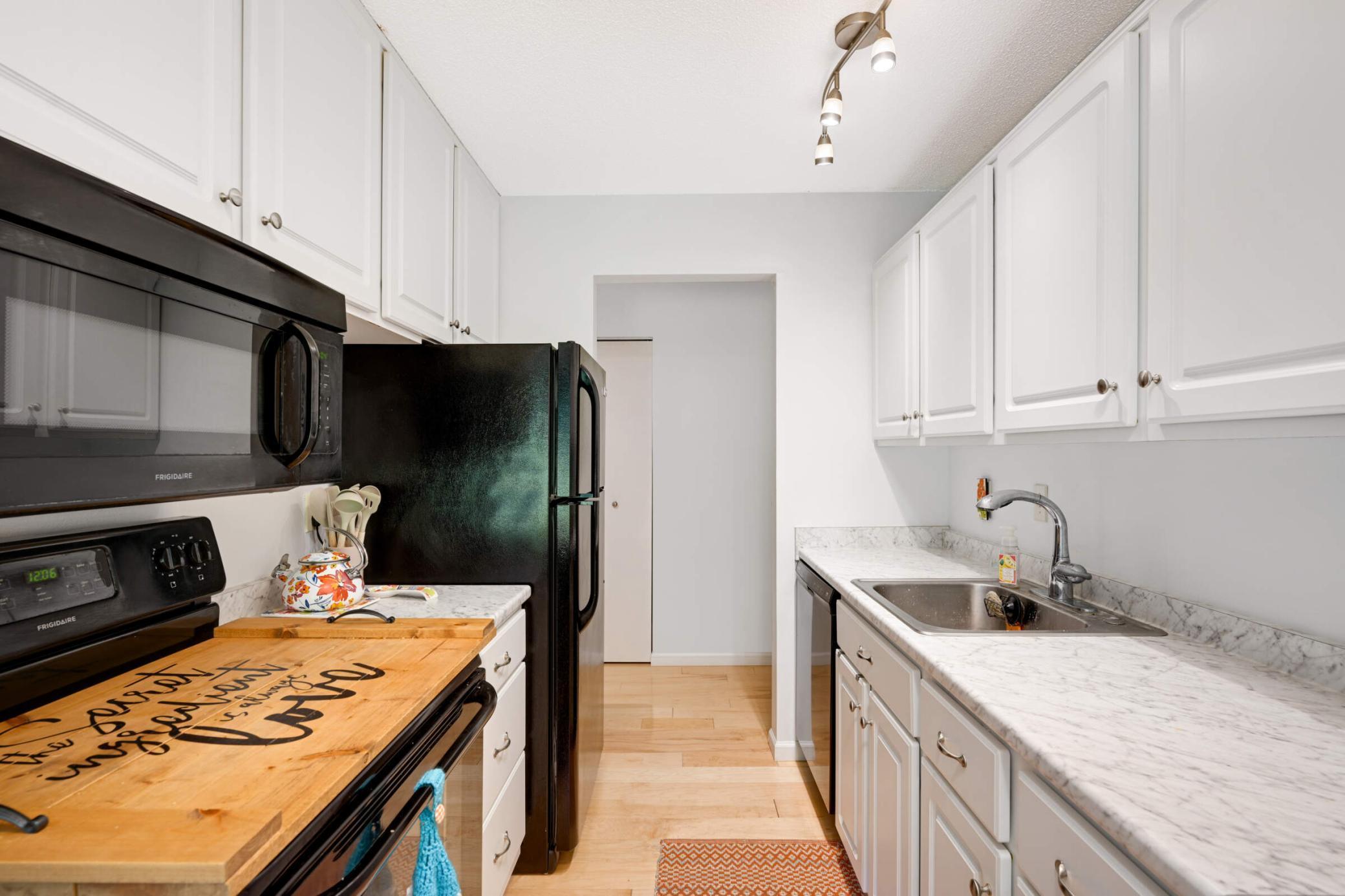 4508 Cedar Lake Road S Unit: 2