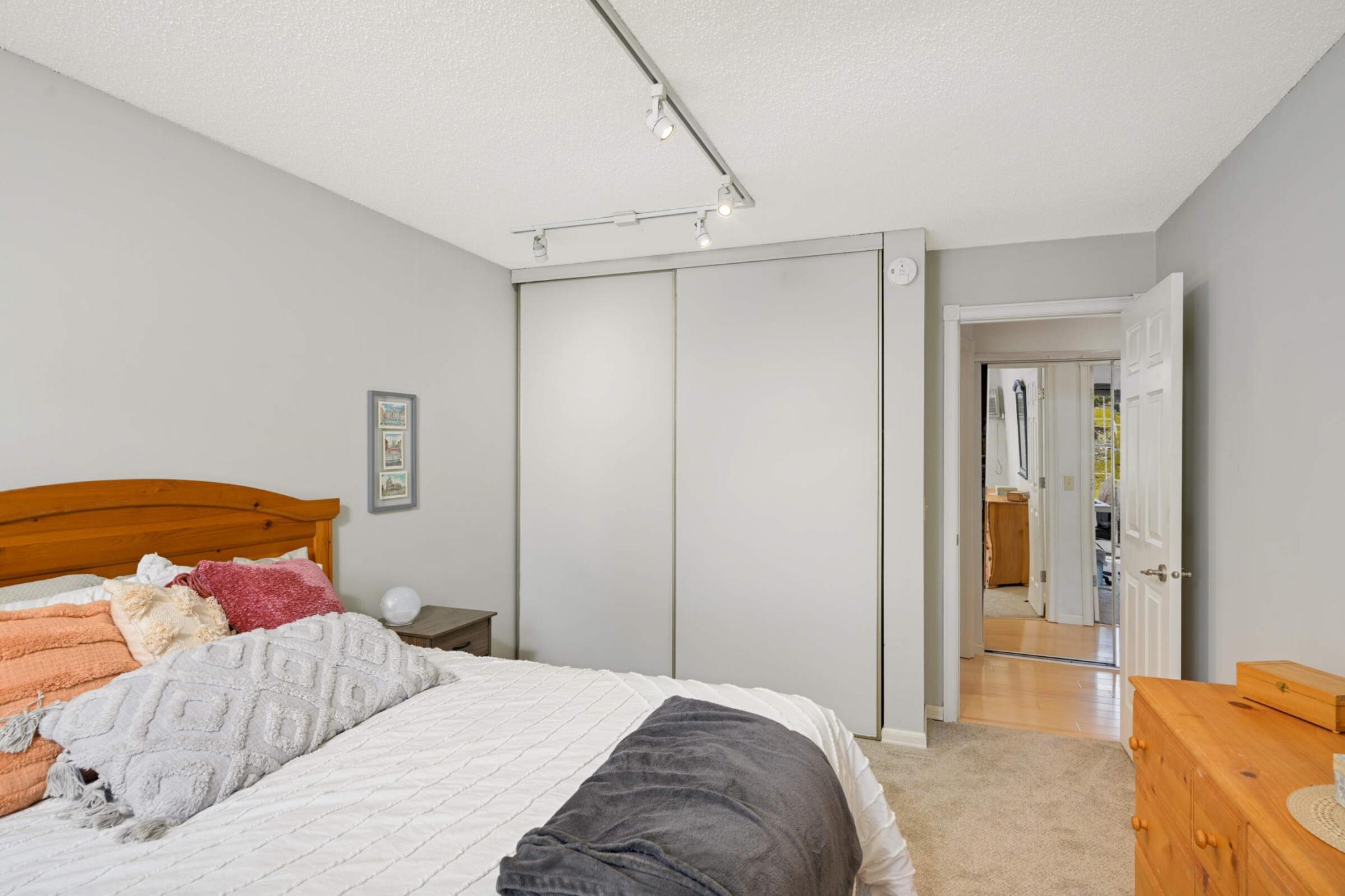 4508 Cedar Lake Road S Unit: 2