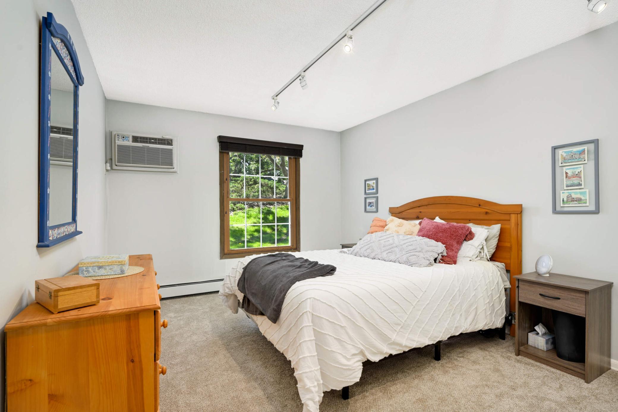 4508 Cedar Lake Road S Unit: 2