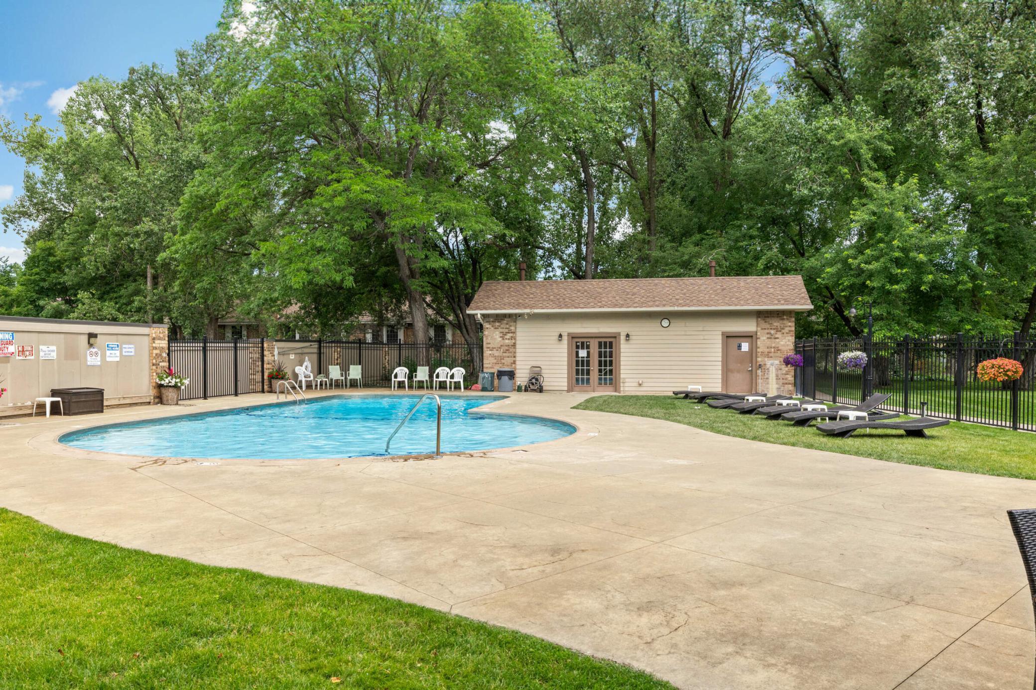 4508 Cedar Lake Road S Unit: 2