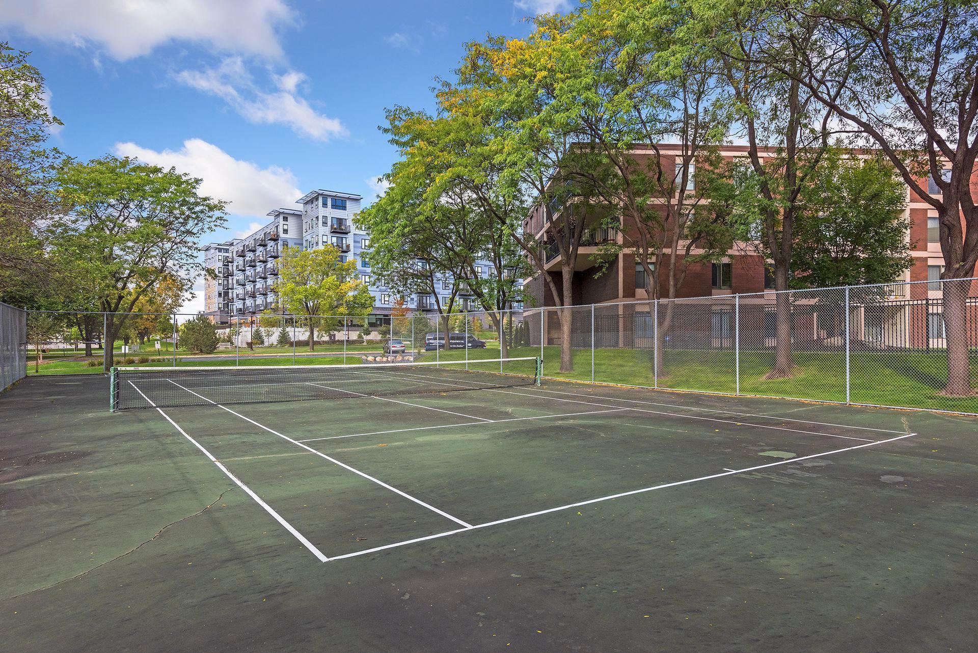 7200 York Avenue S Unit: 423