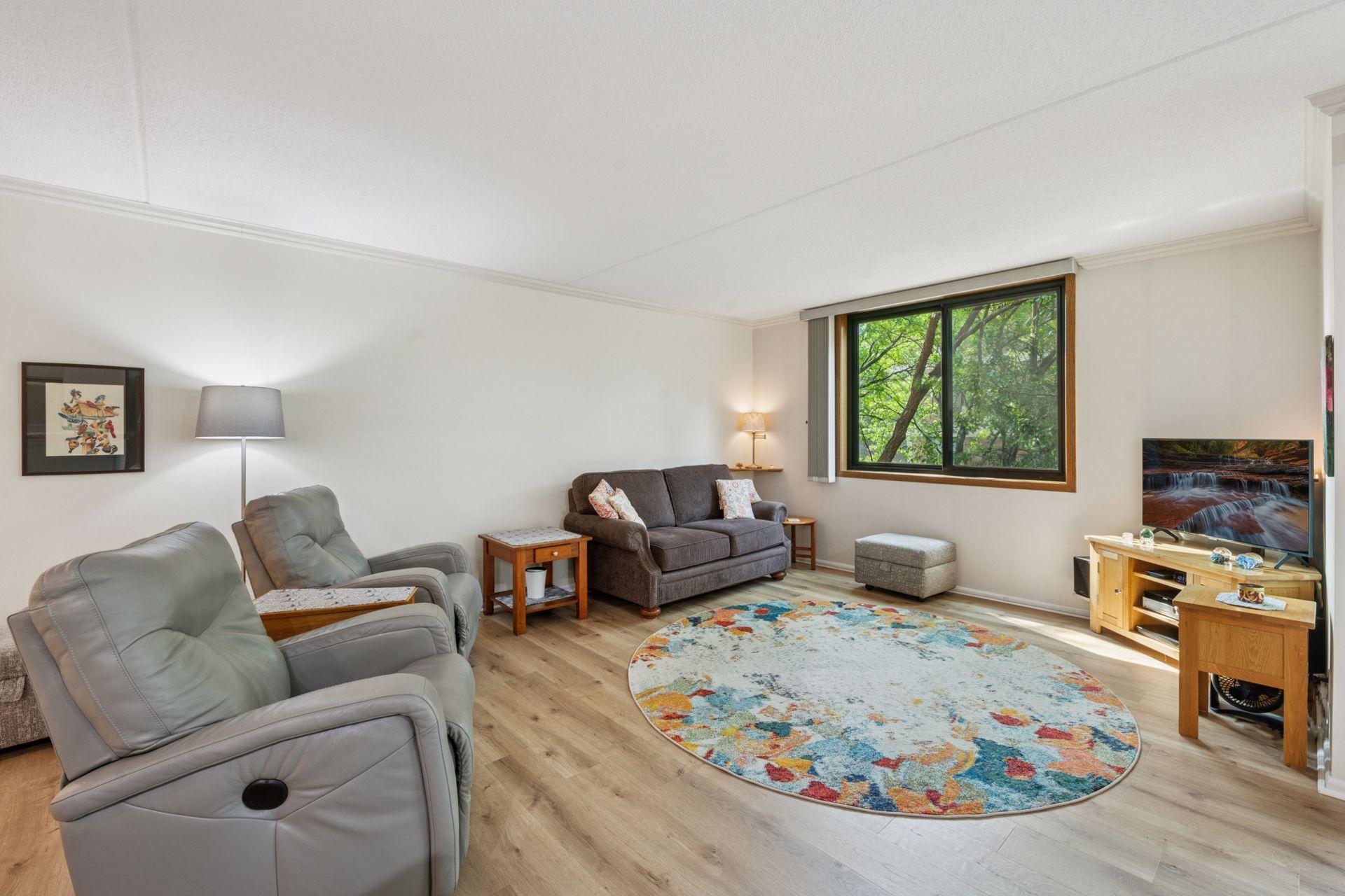 7200 York Avenue S Unit: 423