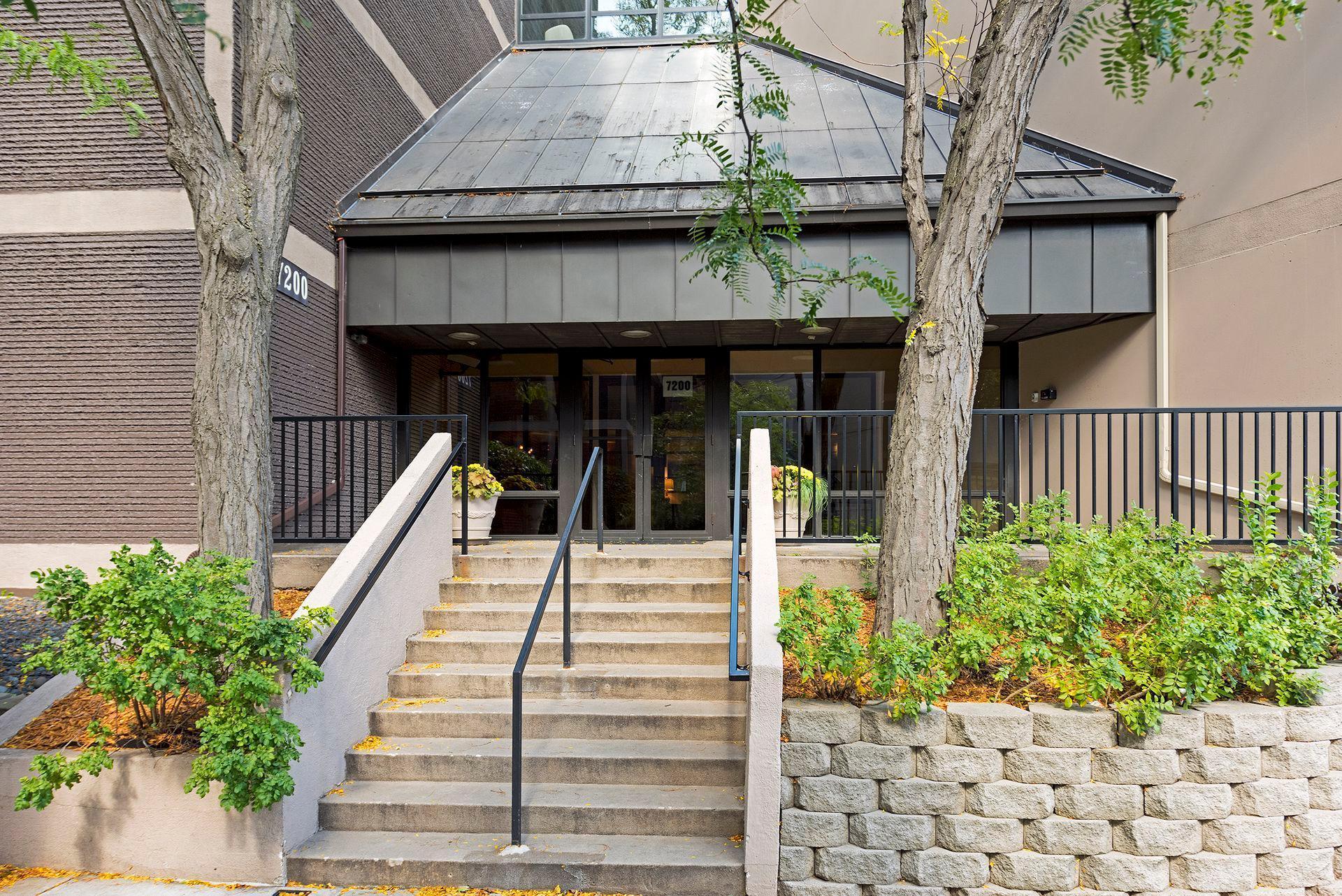 7200 York Avenue S Unit: 423