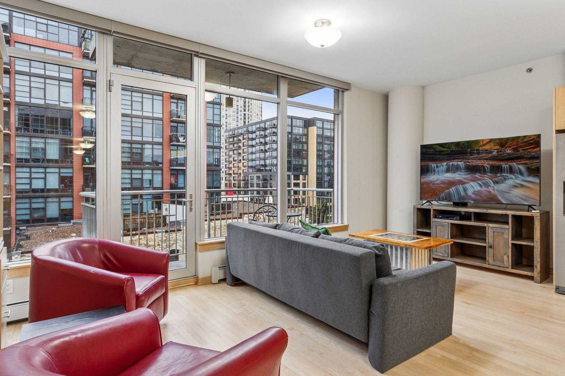 215 10th Avenue S Unit: 533