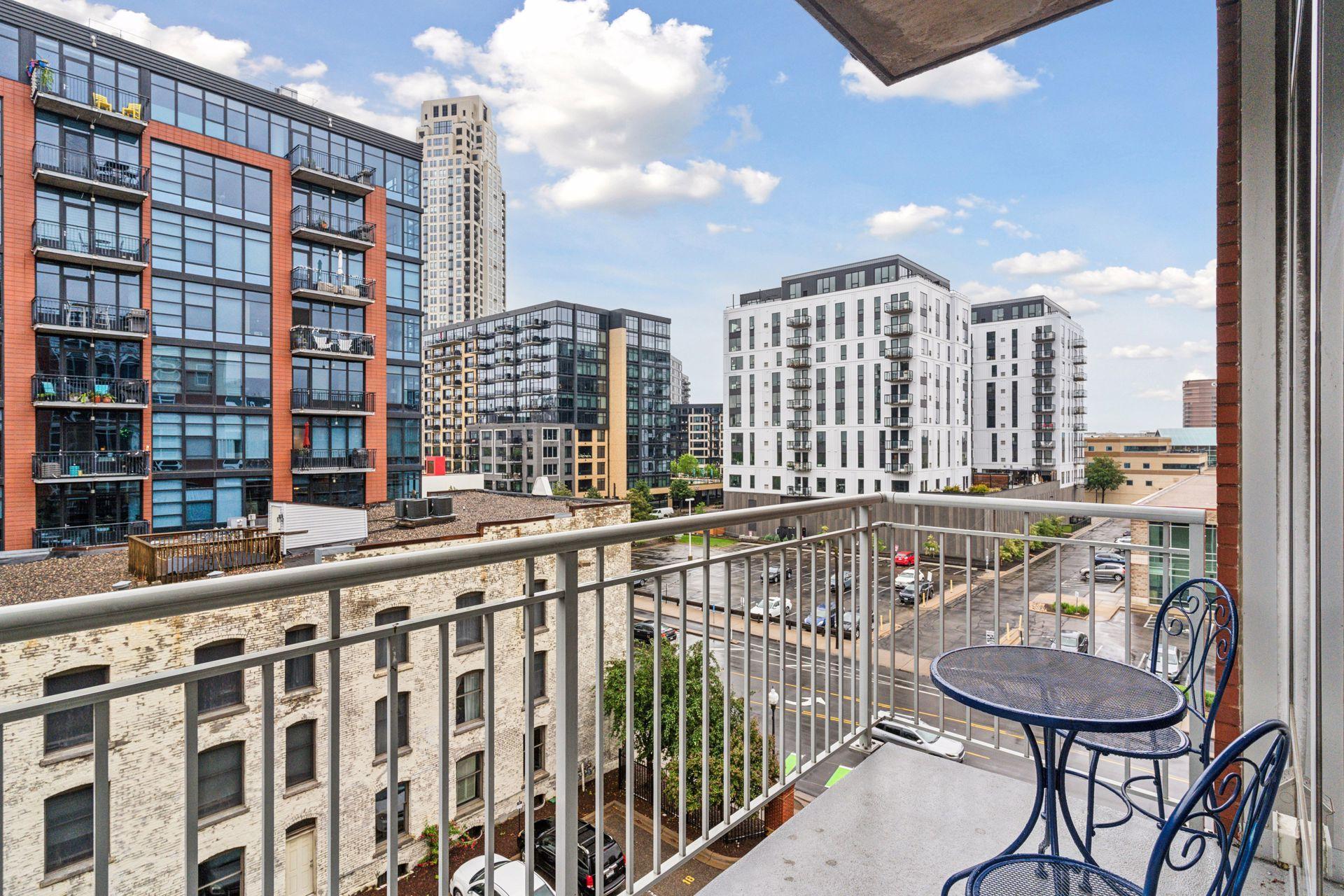 215 10th Avenue S Unit: 533