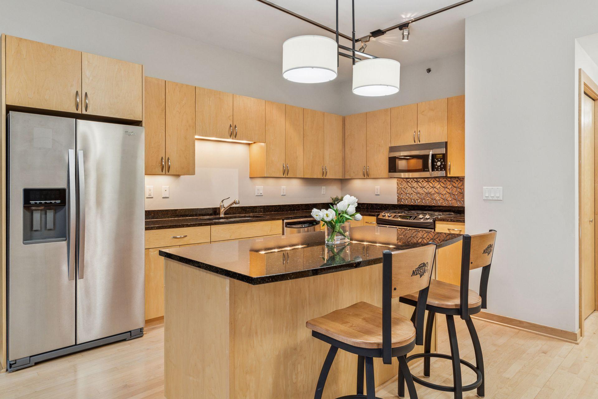 215 10th Avenue S Unit: 533