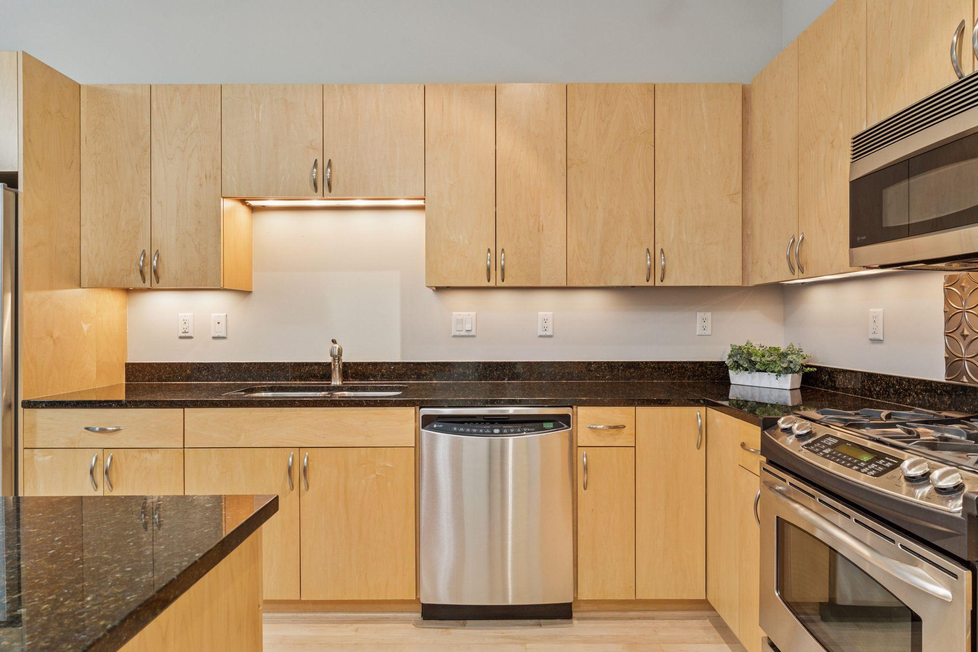 215 10th Avenue S Unit: 533