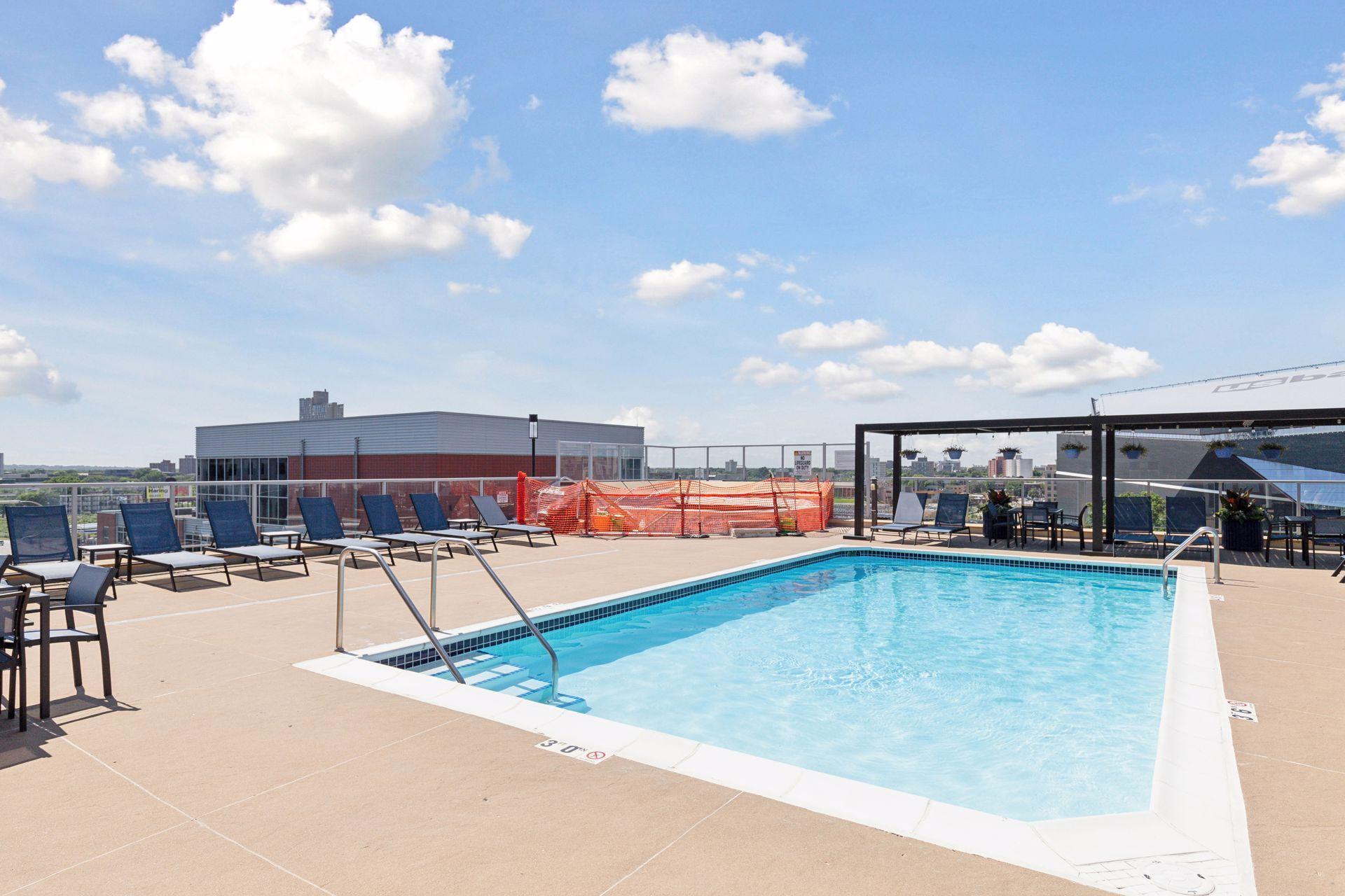 215 10th Avenue S Unit: 533