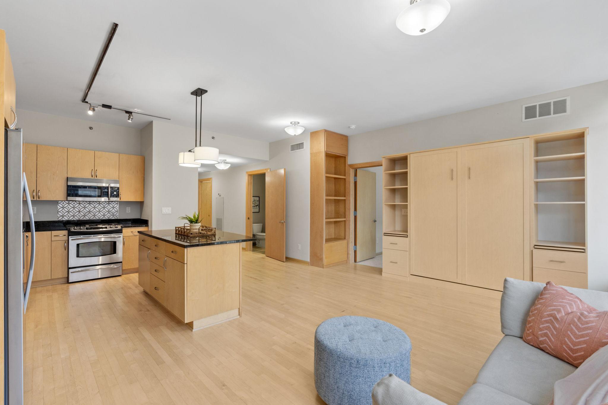 215 10th Avenue S Unit: 533
