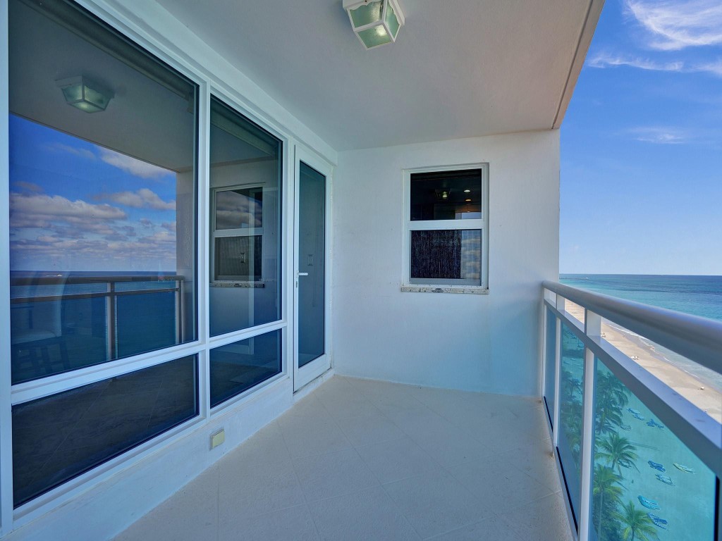 3430 Galt Ocean Dr 1107