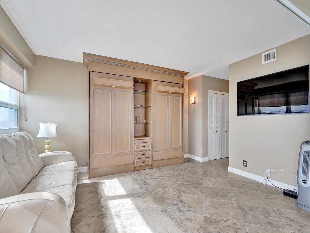 3430 Galt Ocean Dr 1107