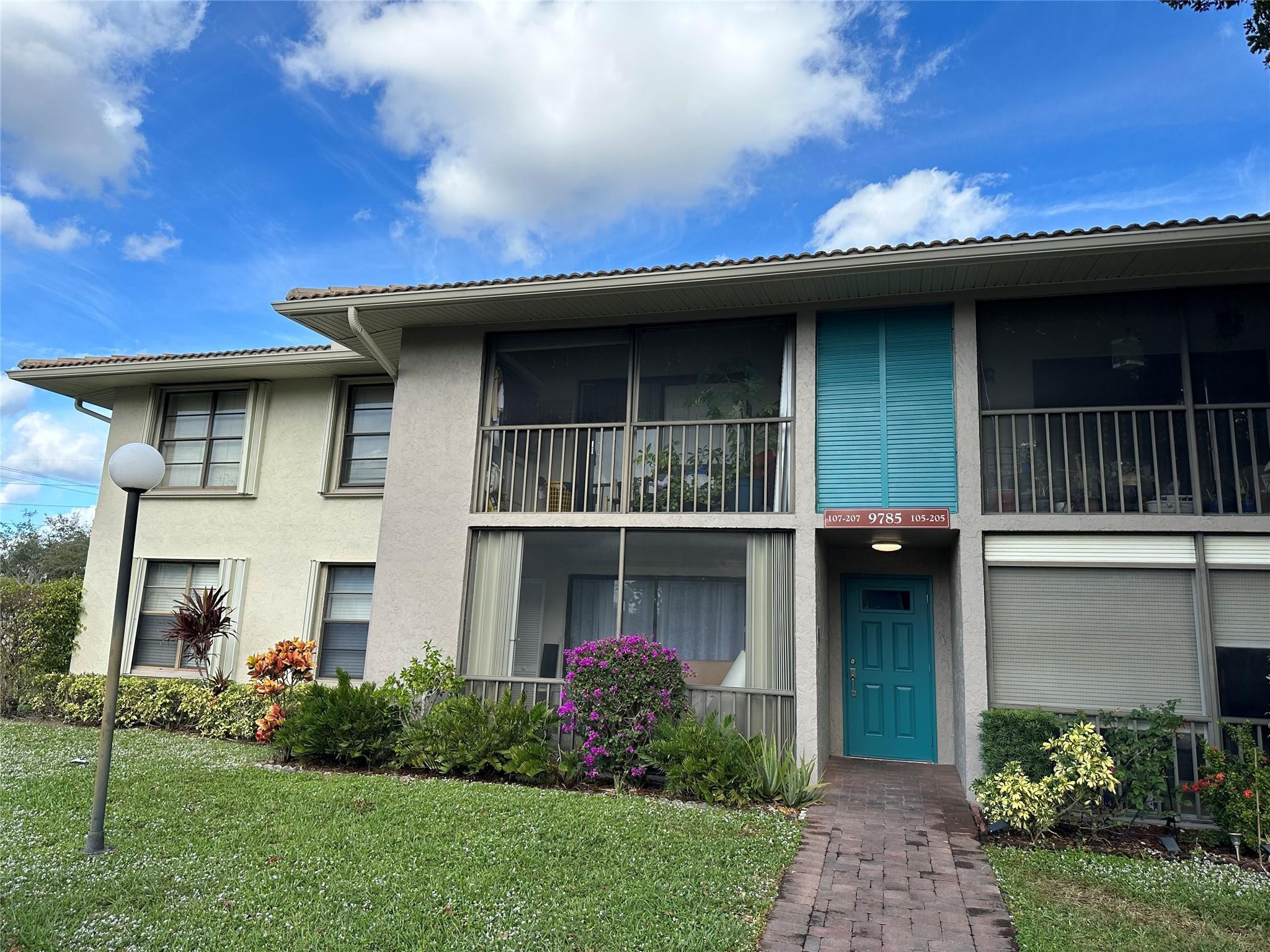 9785 Pineapple Tree Dr 207