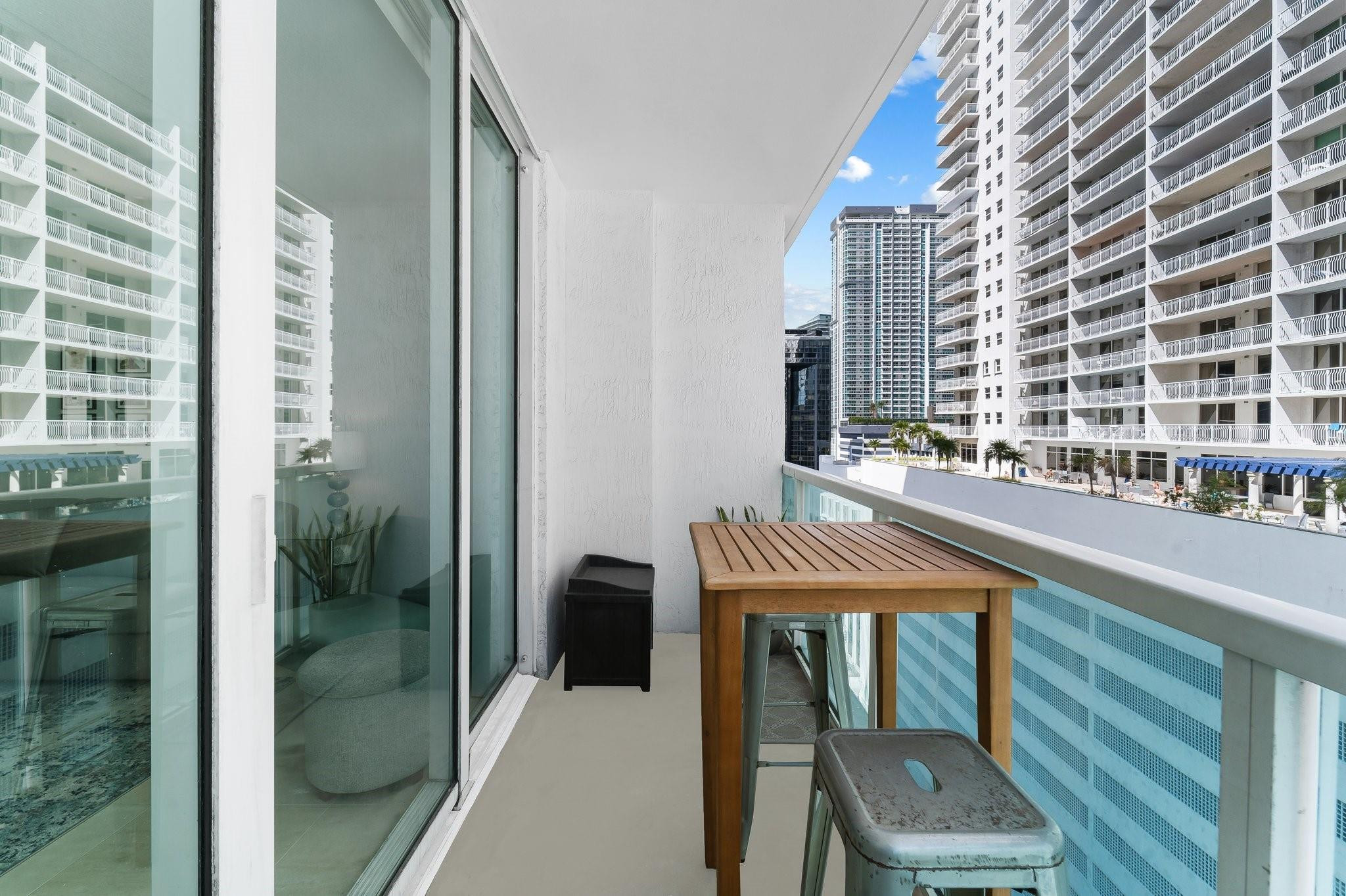 186 SE 12th Ter 1208