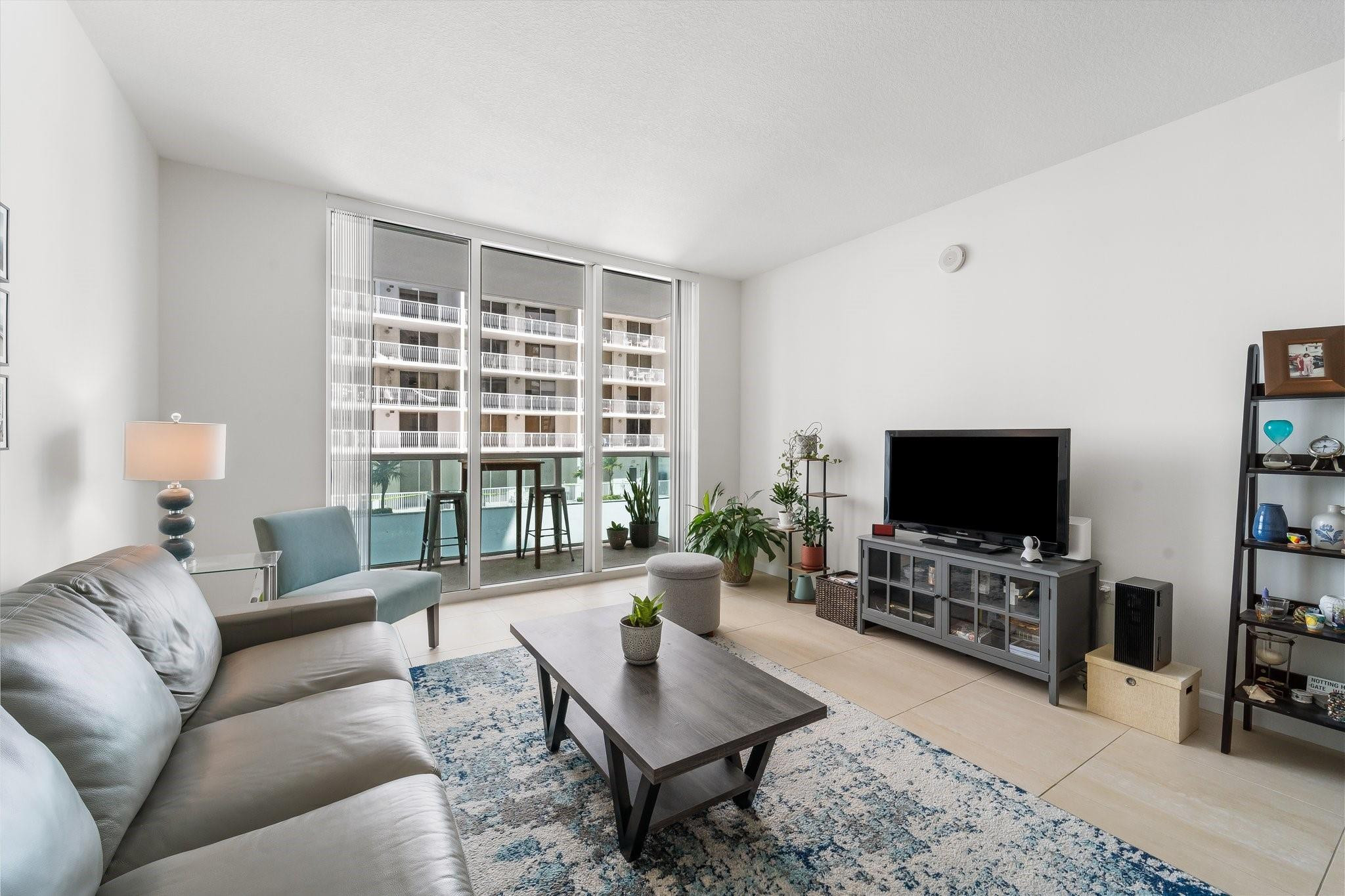 186 SE 12th Ter 1208