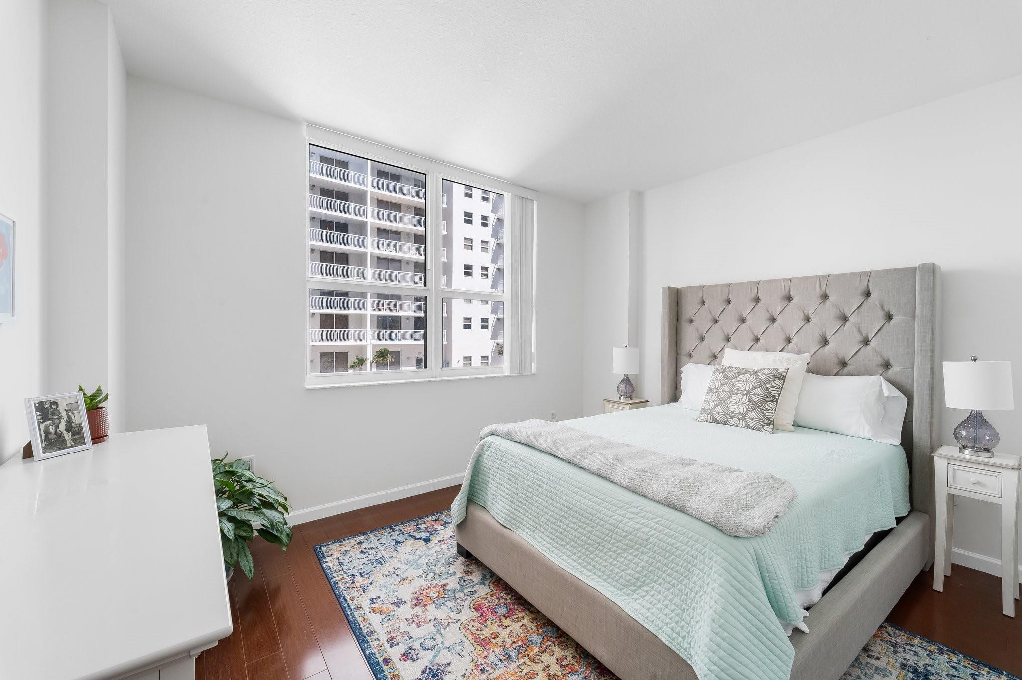 186 SE 12th Ter 1208