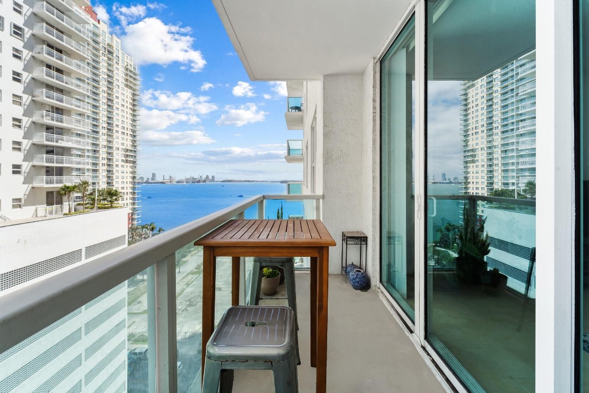 186 SE 12th Ter 1208