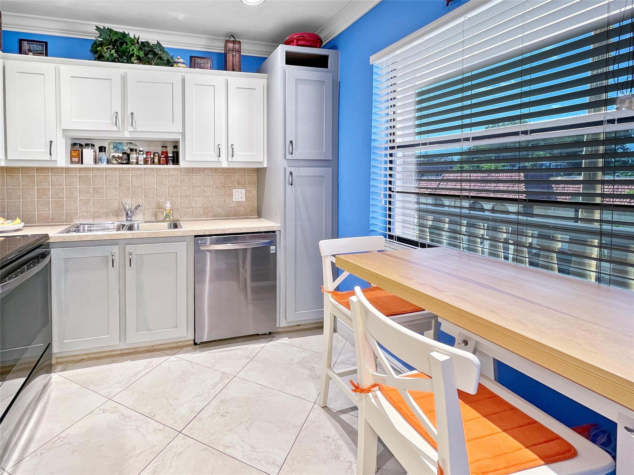 128 S Cypress Rd 835