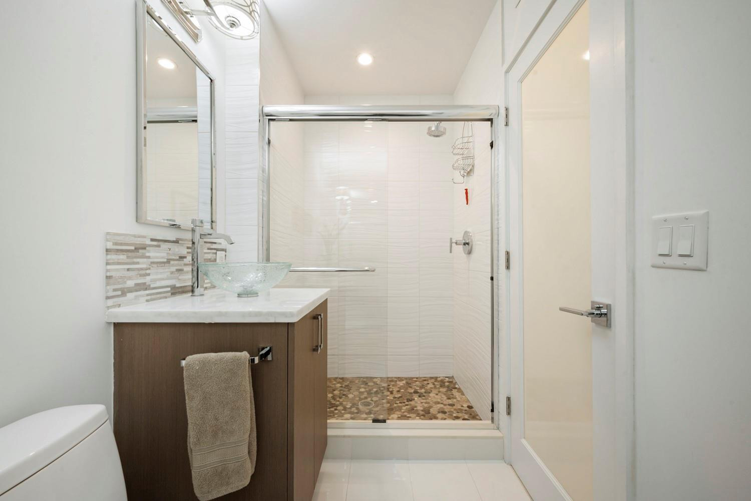 180 Isle Of Venice Dr 225/226