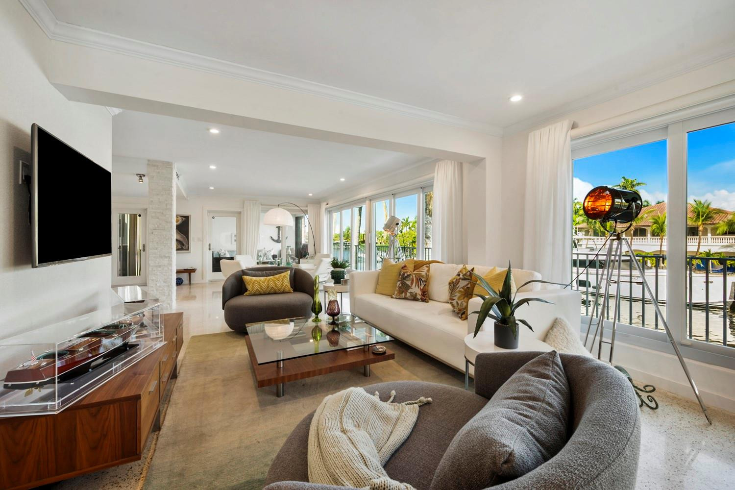 180 Isle Of Venice Dr 225/226