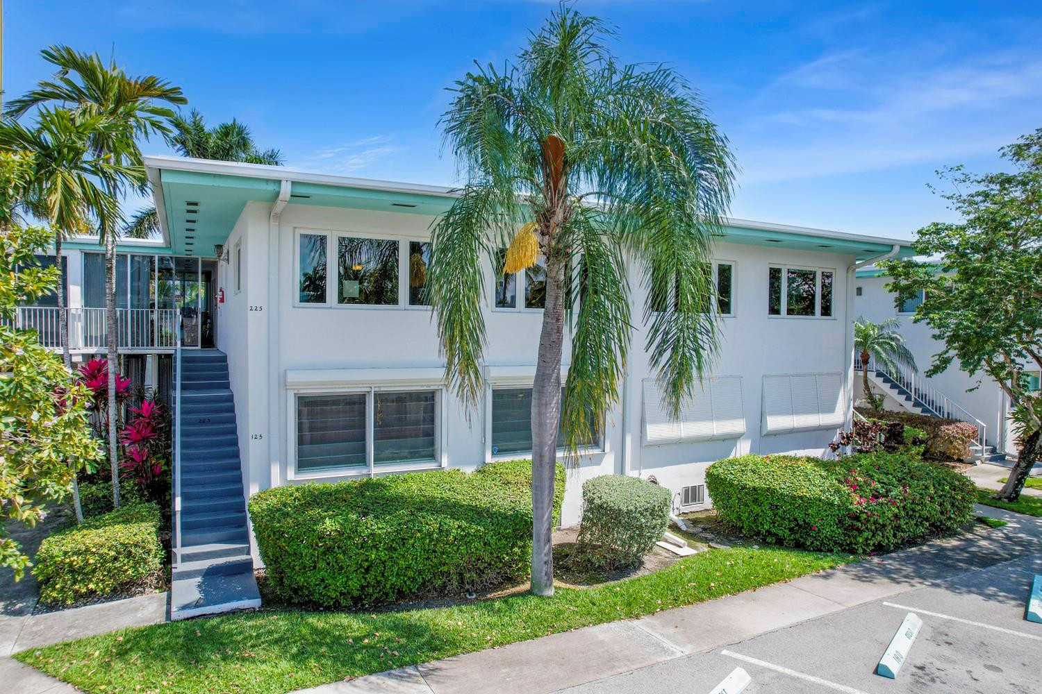 180 Isle Of Venice Dr 225/226