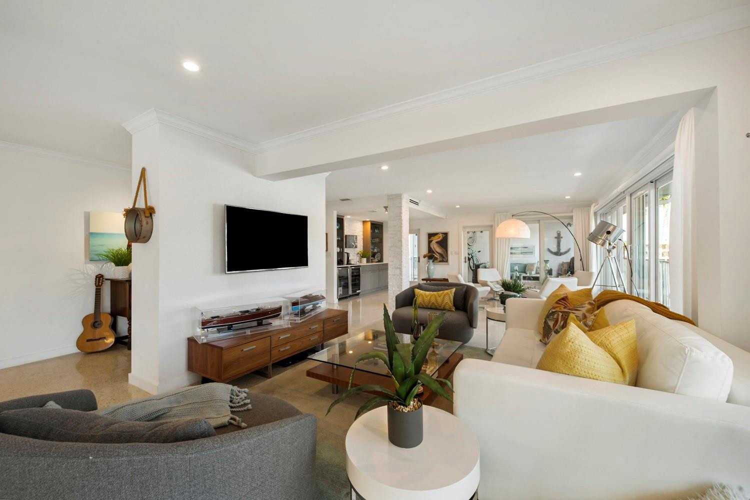 180 Isle Of Venice Dr 225/226