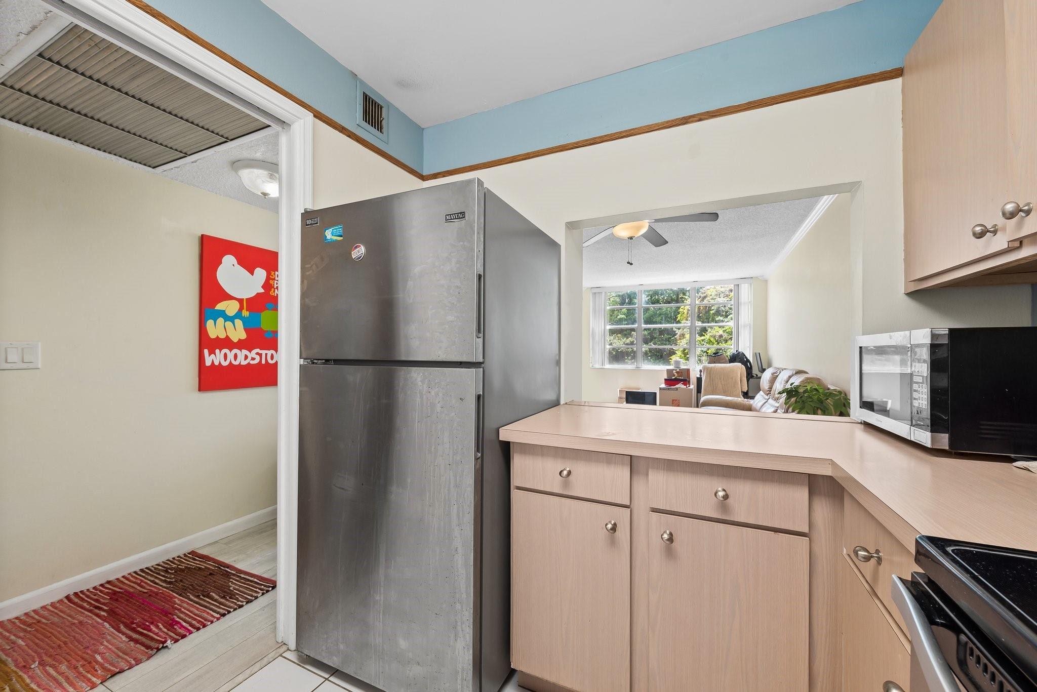 9440 Live Oak Pl 305