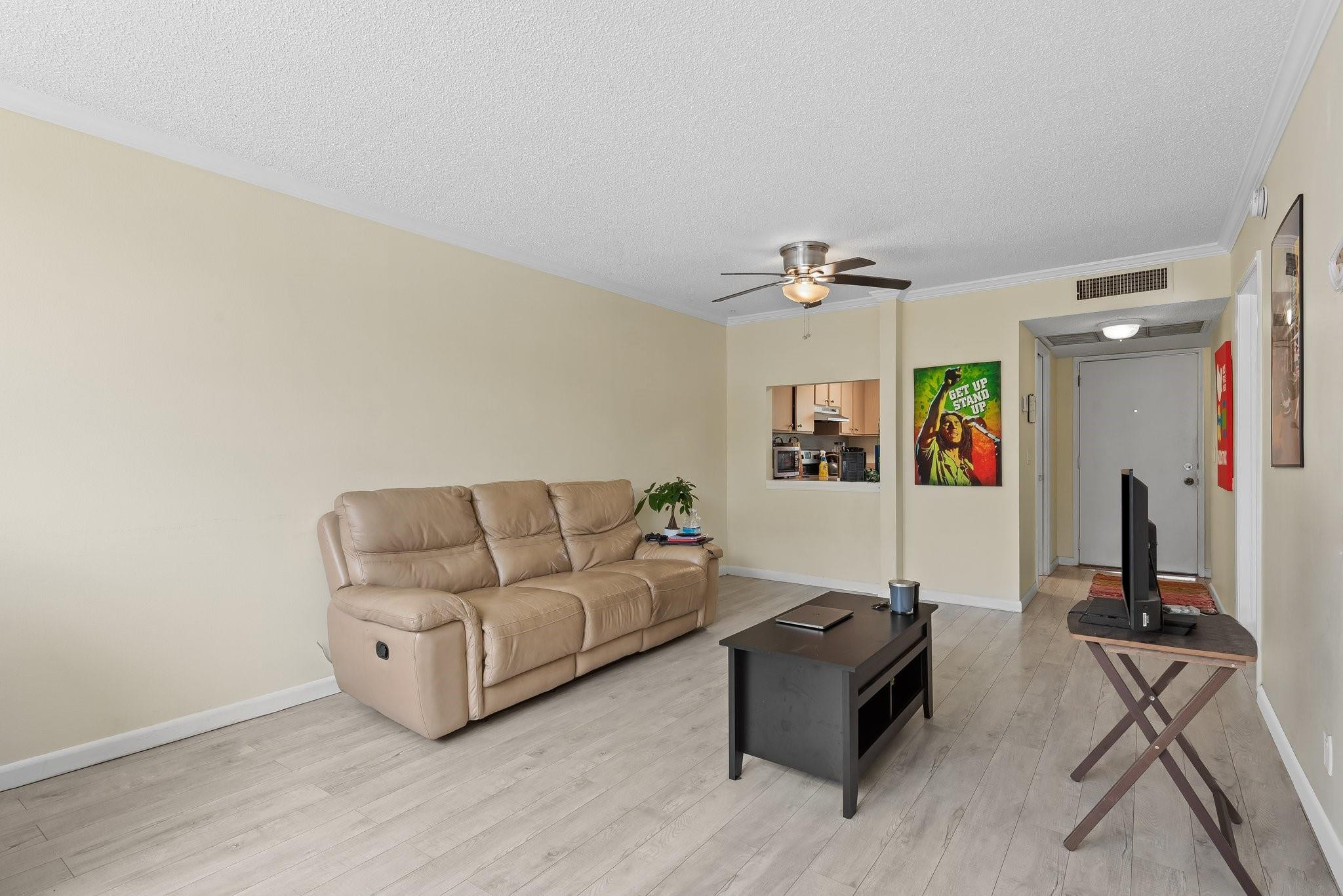 9440 Live Oak Pl 305